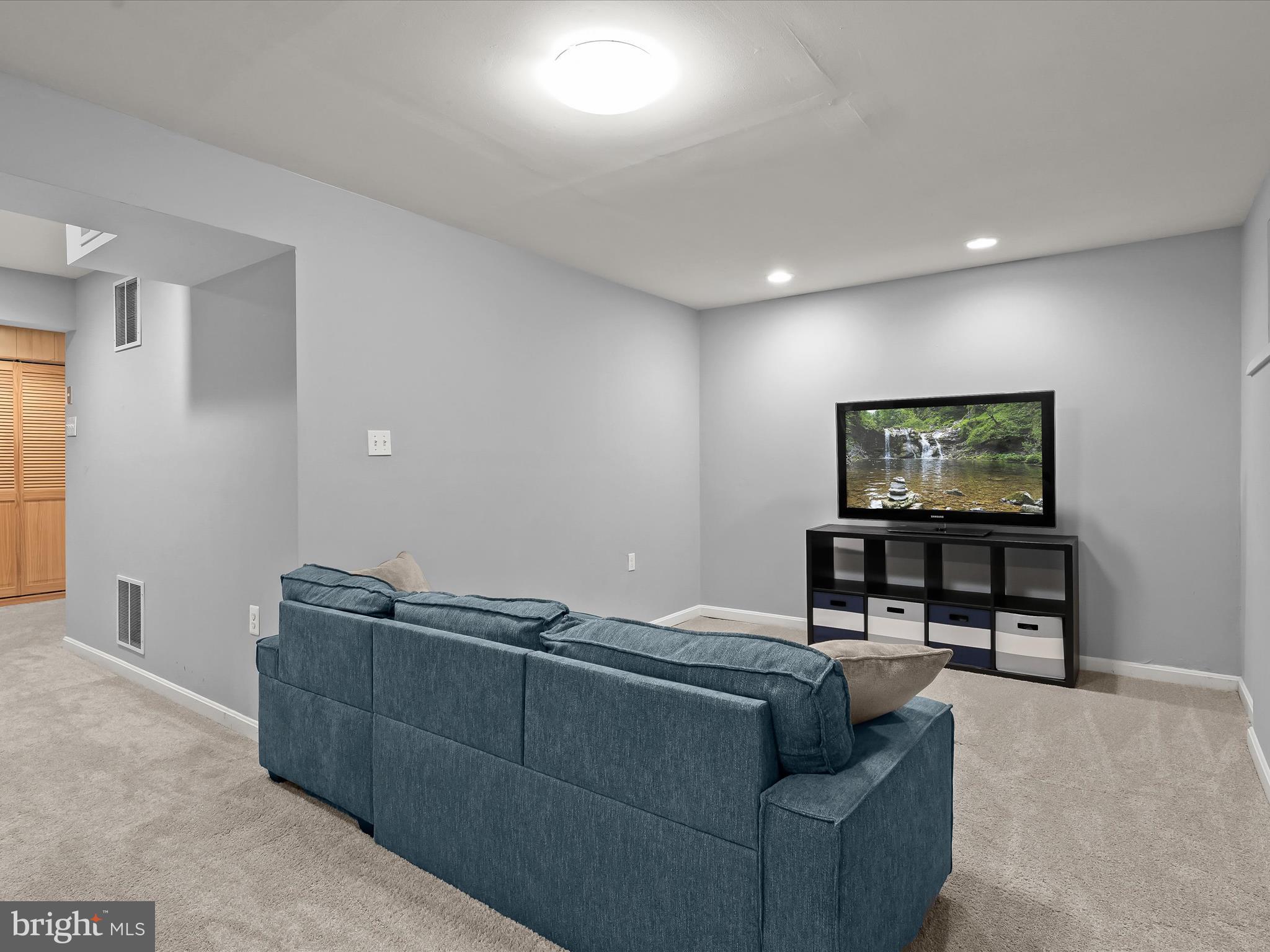 VILLAGE OF LONG REACH - Residential