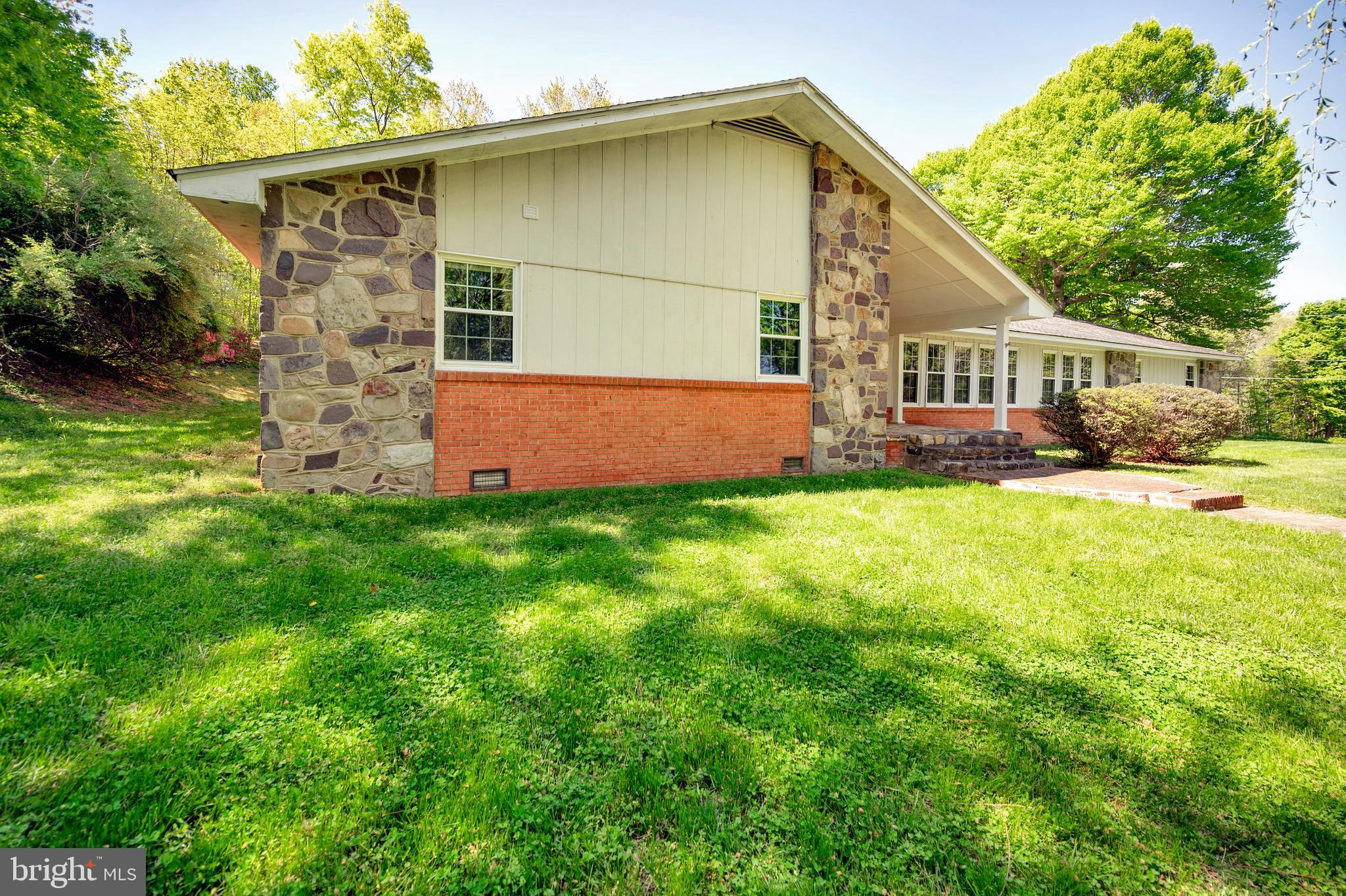 COUNTRY CLUB OVERLOOK - Residential