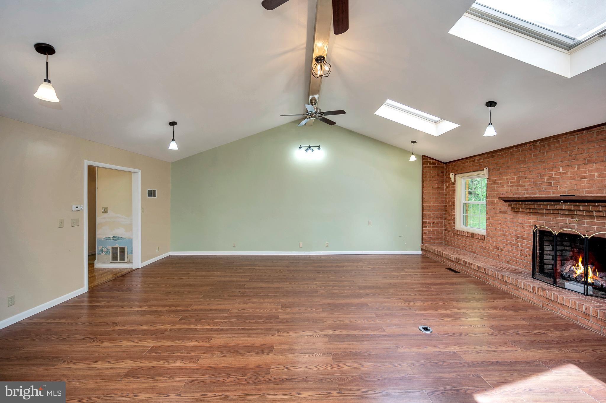 COUNTRY CLUB OVERLOOK - Residential