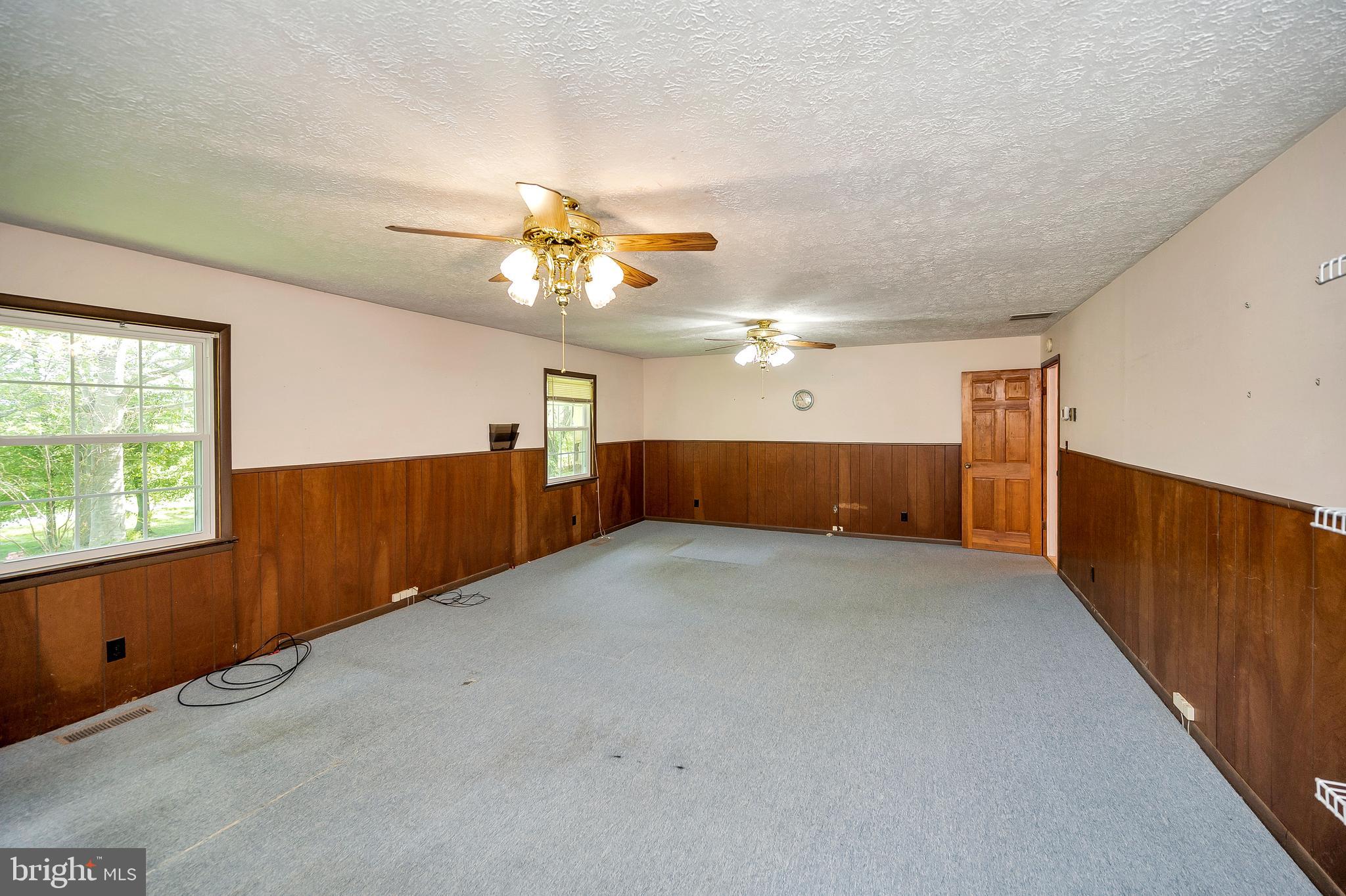 COUNTRY CLUB OVERLOOK - Residential