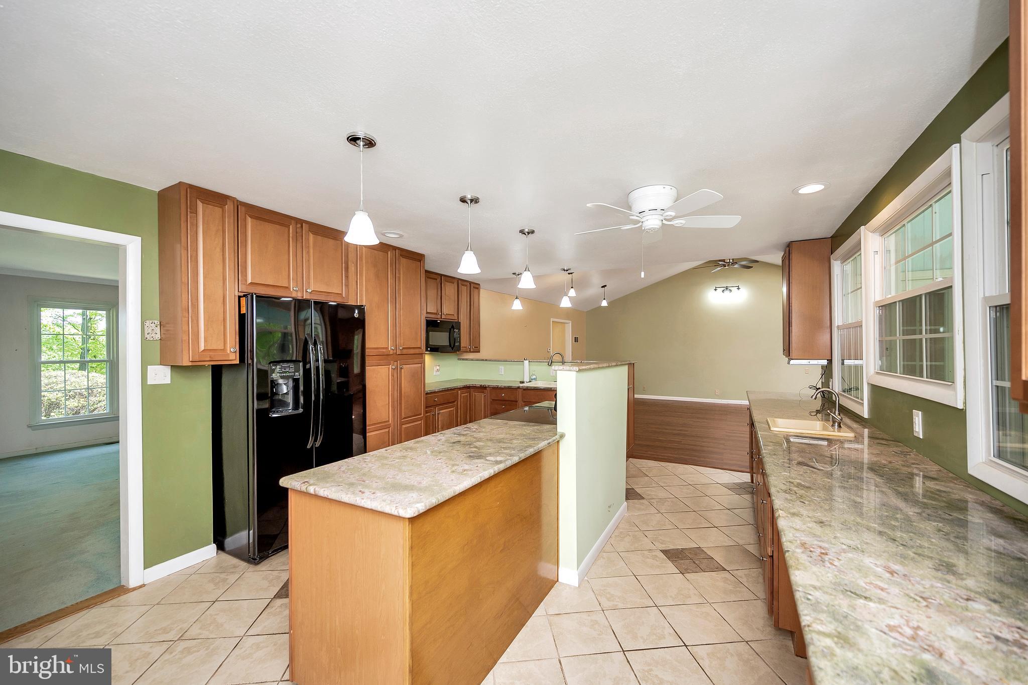 COUNTRY CLUB OVERLOOK - Residential