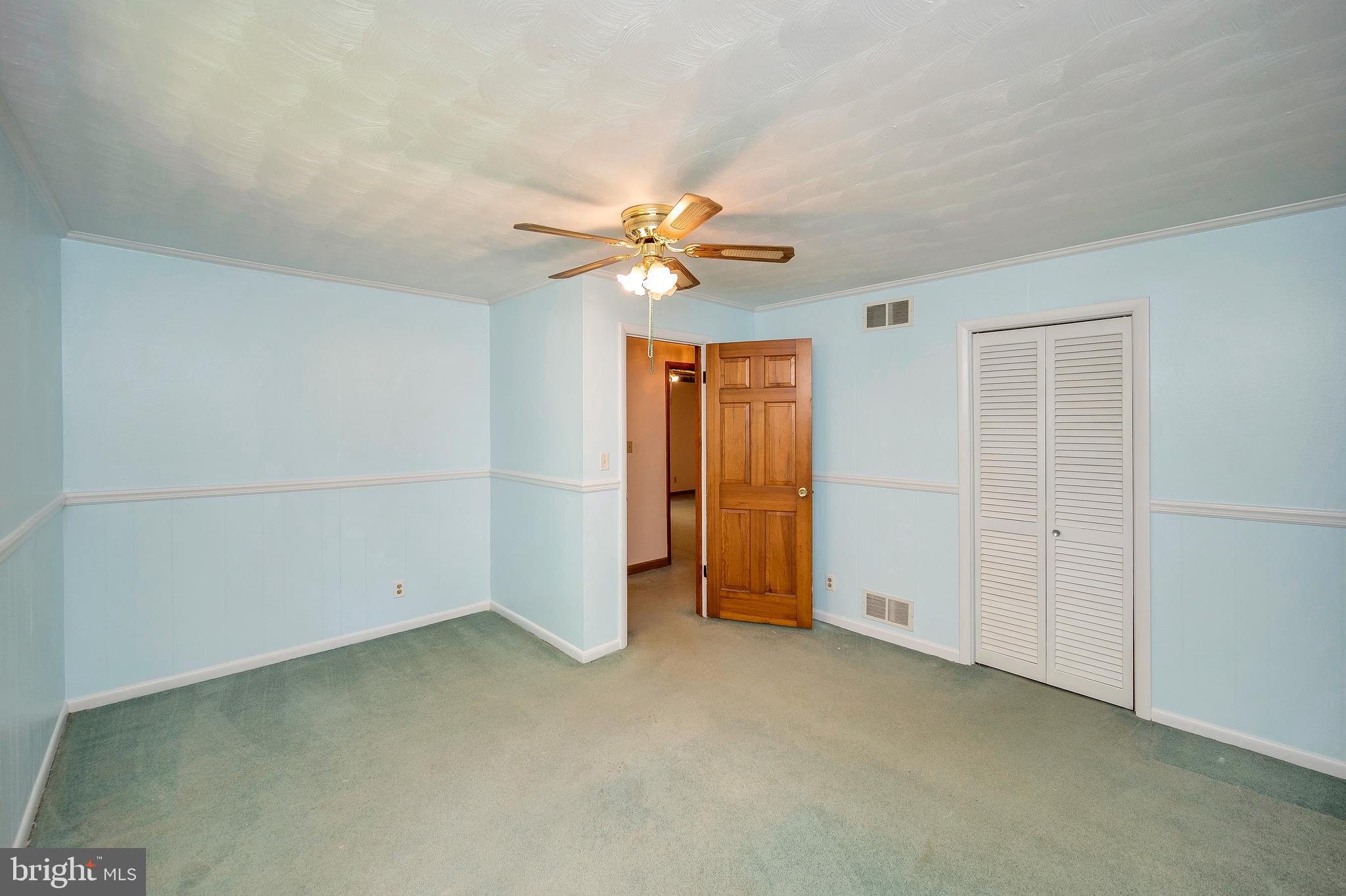 COUNTRY CLUB OVERLOOK - Residential