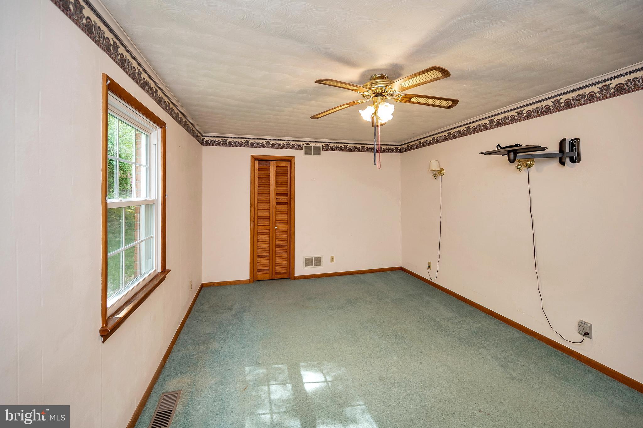 COUNTRY CLUB OVERLOOK - Residential