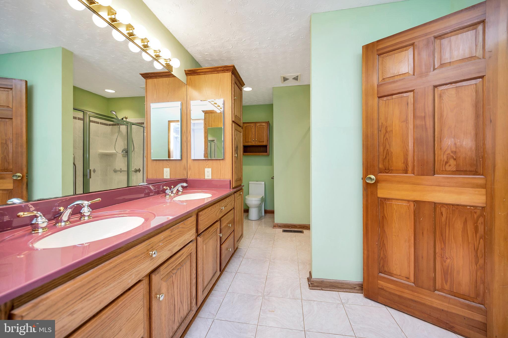 COUNTRY CLUB OVERLOOK - Residential