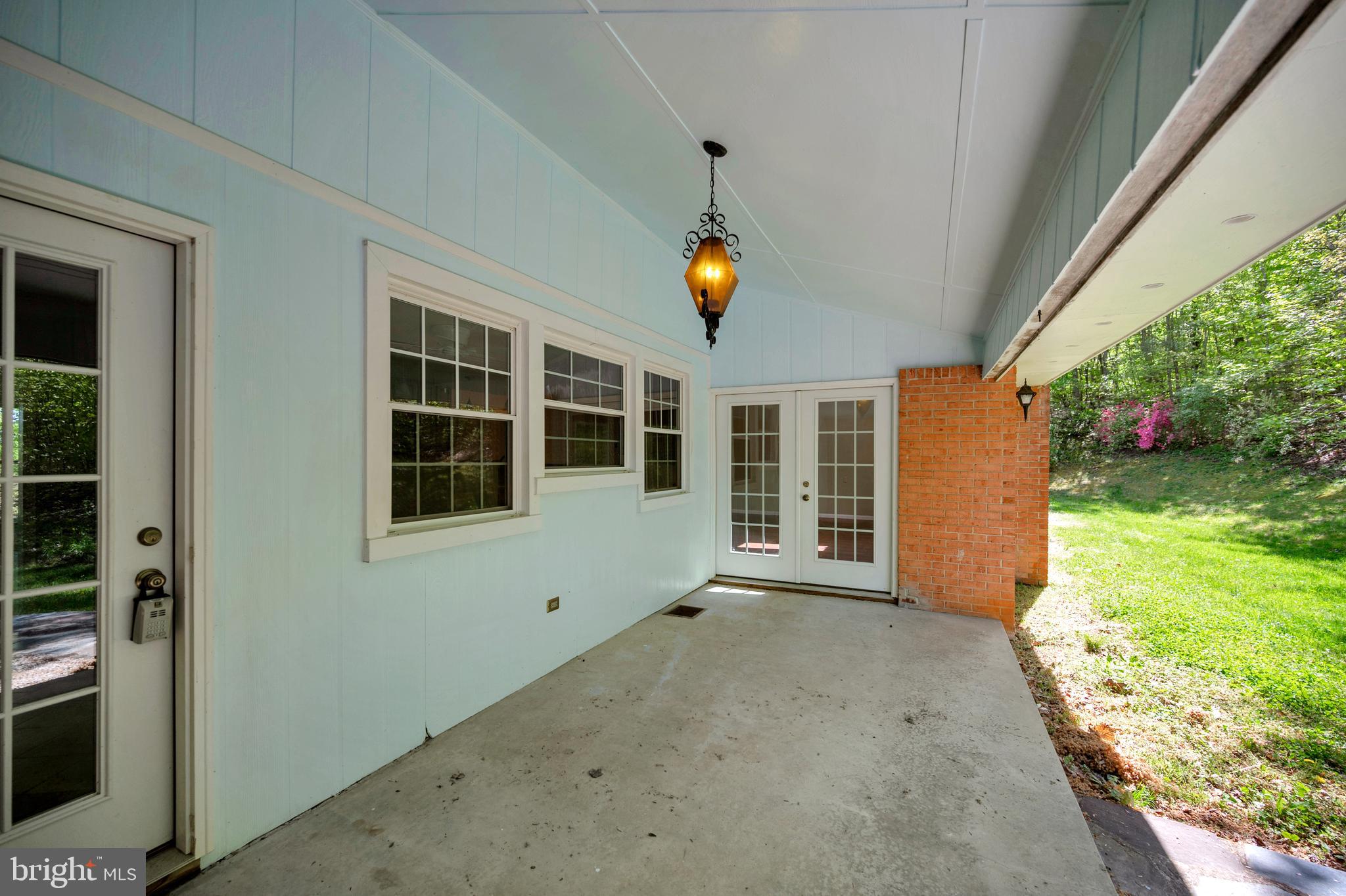 COUNTRY CLUB OVERLOOK - Residential