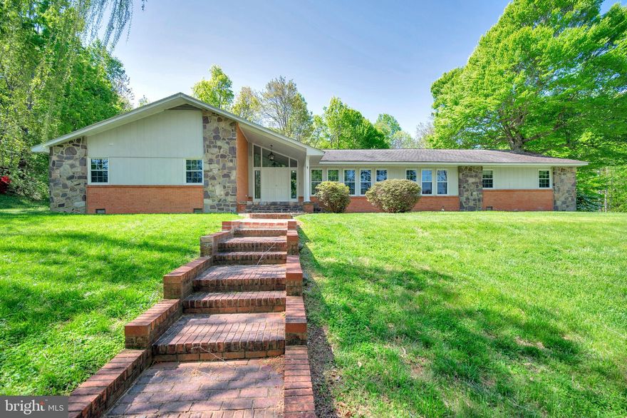 Bact on the market! Only seconds from Greene Hills Country Club, this is the one you have been waiting for.  Enjoy Golf and mountain views. This home offers one level living at its best. Take in the spectacular Mountain and Golf Course views from this beautiful custom home. Boasting 4 bedrooms 2 full baths 2 half baths with about 3,500 sqft. all on ONE level. Many recent updates have been done to include new windows, new light fixtures, painting, granite counter tops, and more. Primary suite has custom bathroom cabinets, a wet bar, and a private patio. The gorgeous kitchen has endless counter space, a vegetable sink, tile floors, and an extra refrigerator in the pantry. Sitting on 1.44 acres, with all this home has to offer the only missing part is YOU.