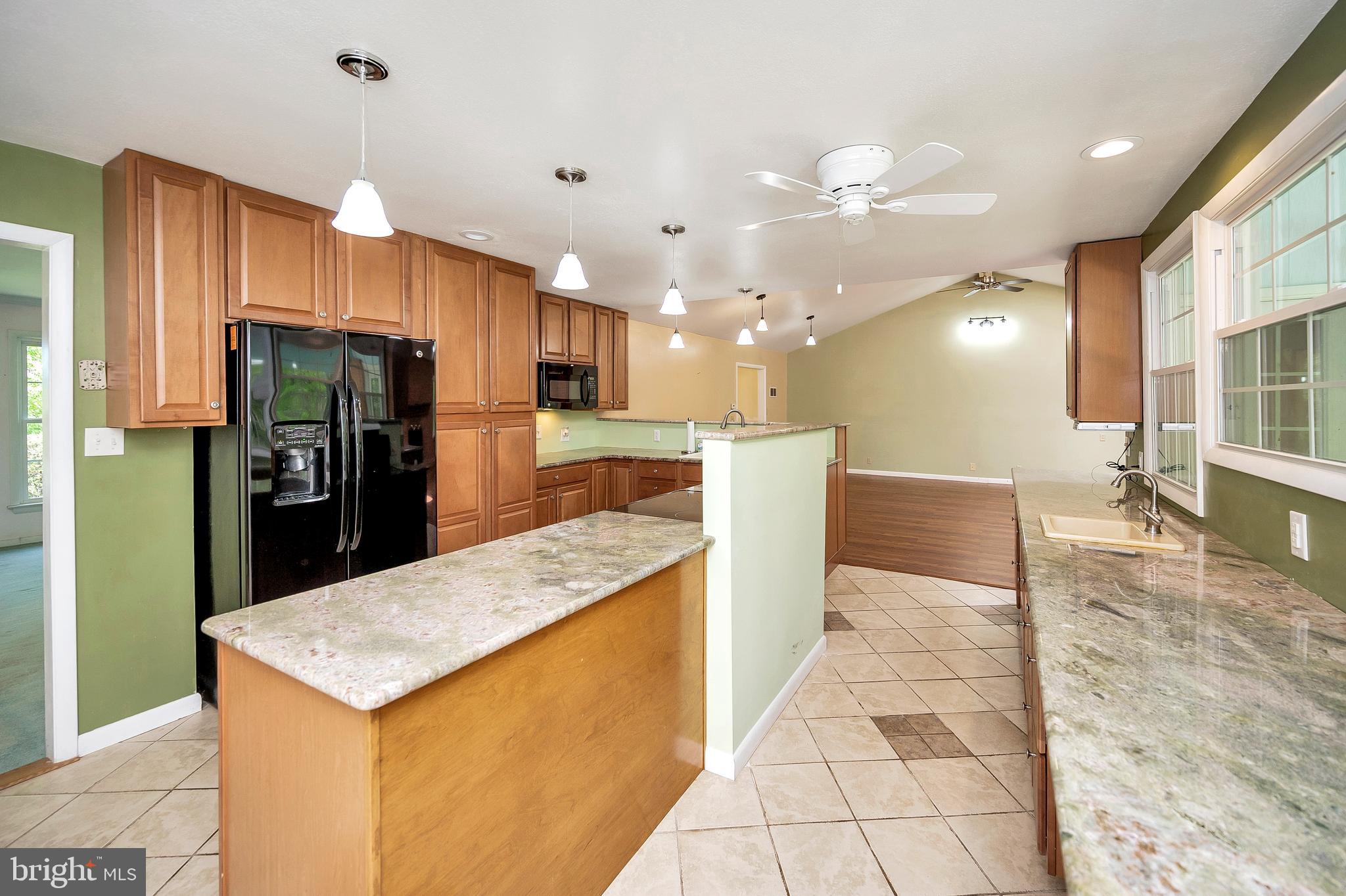 COUNTRY CLUB OVERLOOK - Residential