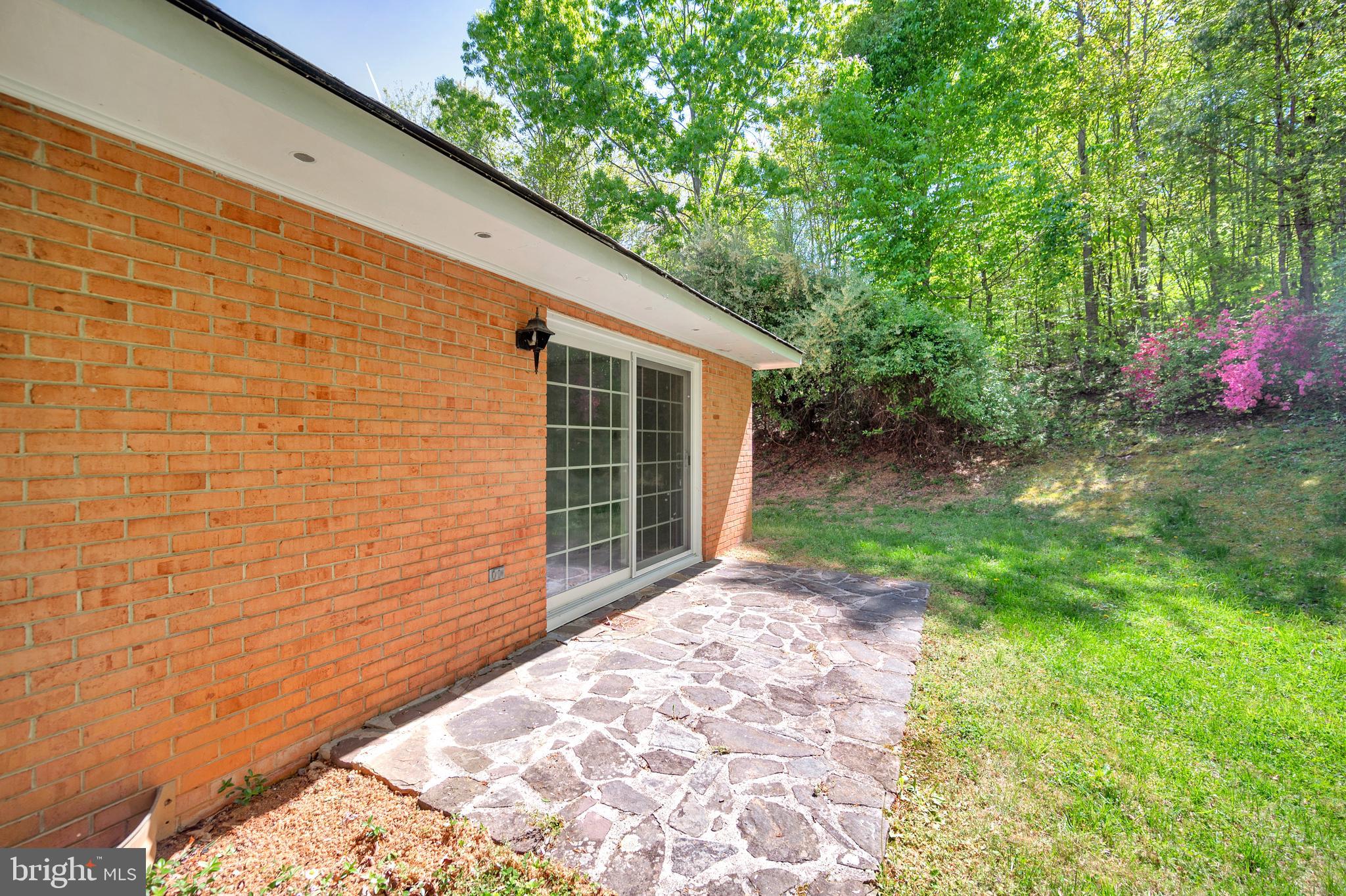 COUNTRY CLUB OVERLOOK - Residential