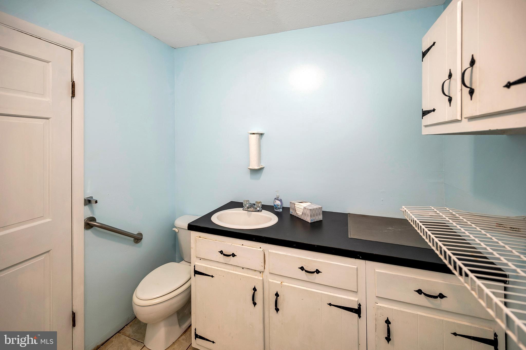 COUNTRY CLUB OVERLOOK - Residential