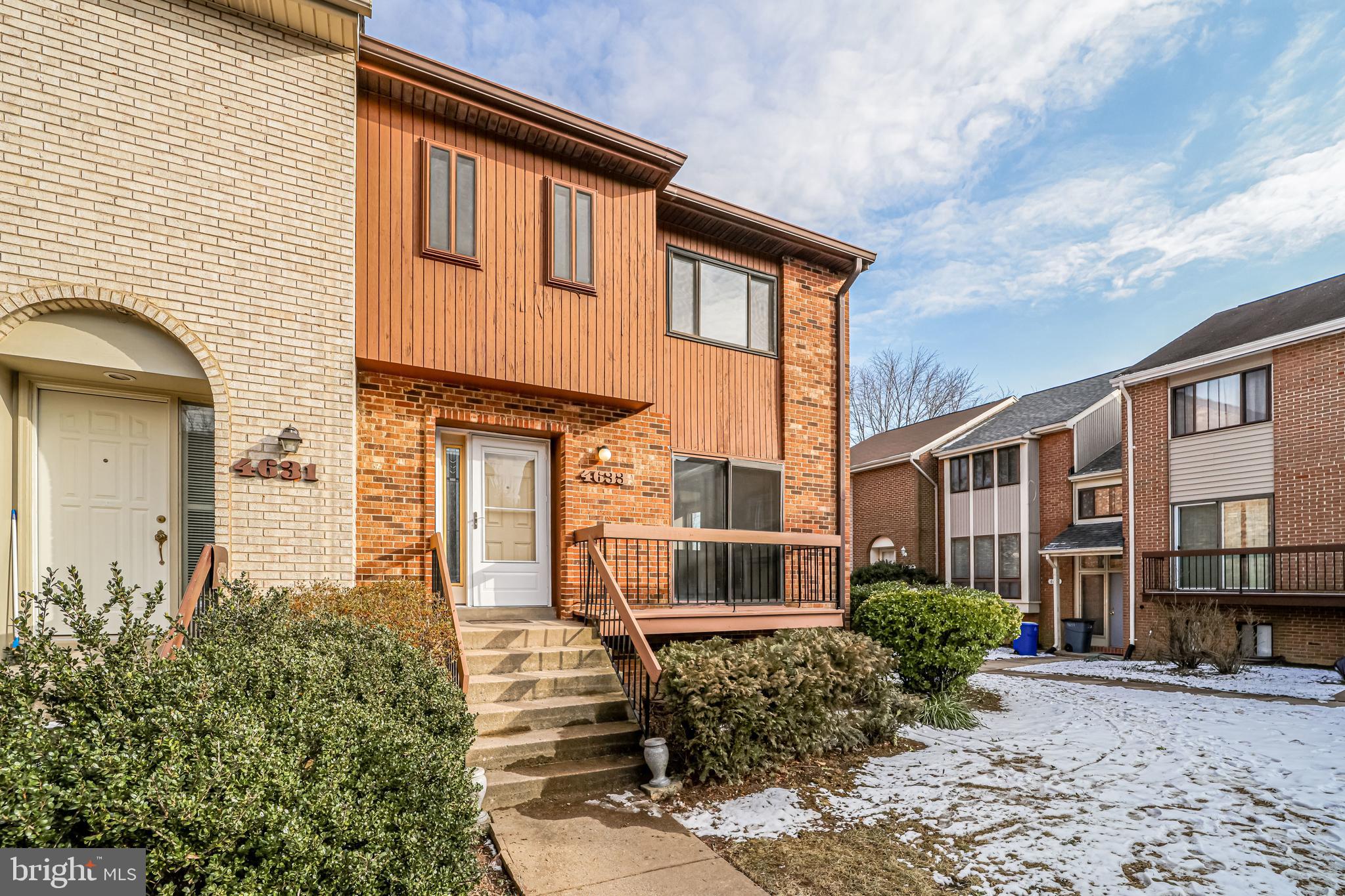 PINECREST VIEW - Residential