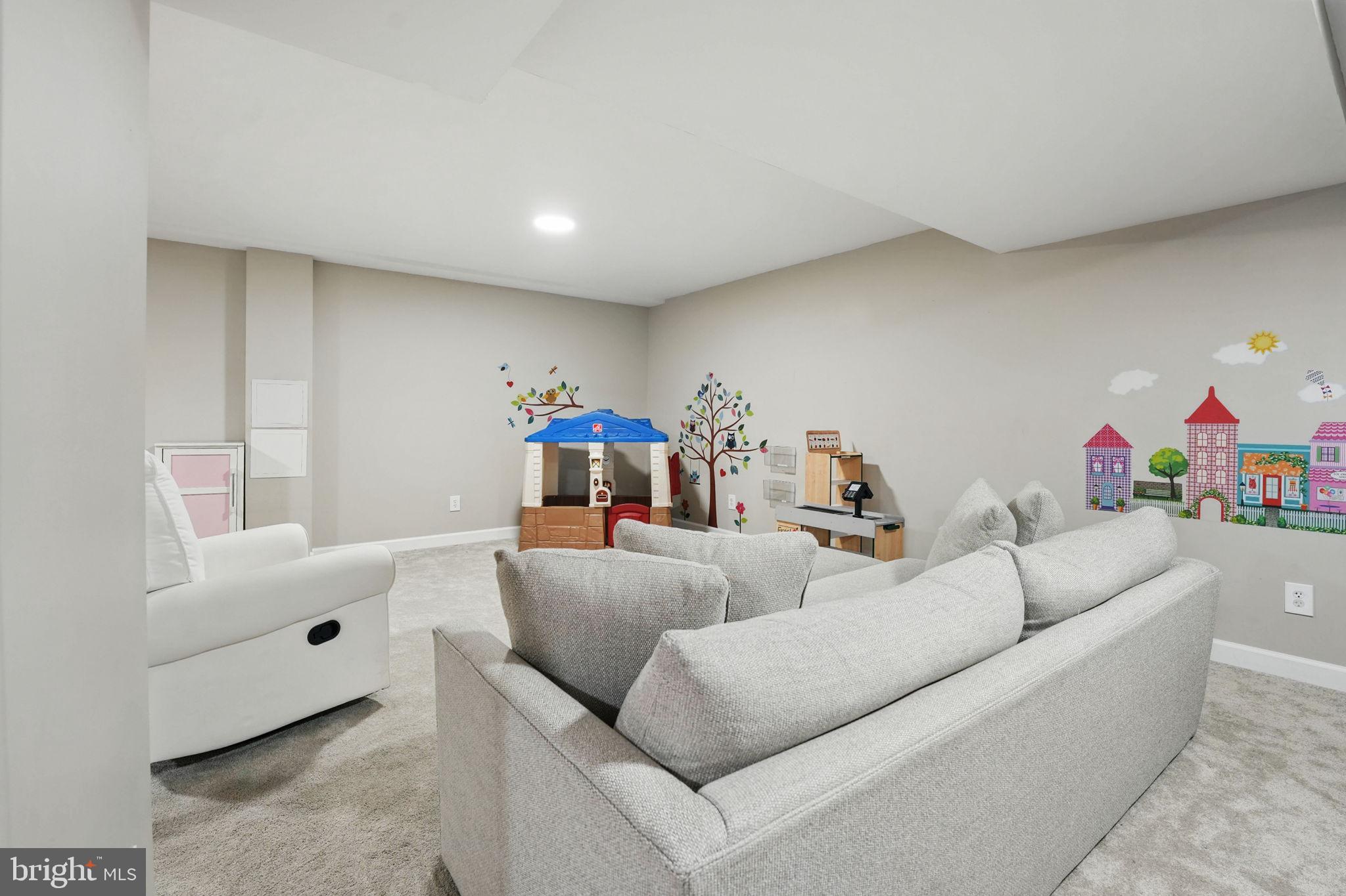 DOLLEY MADISON ESTATES - Residential