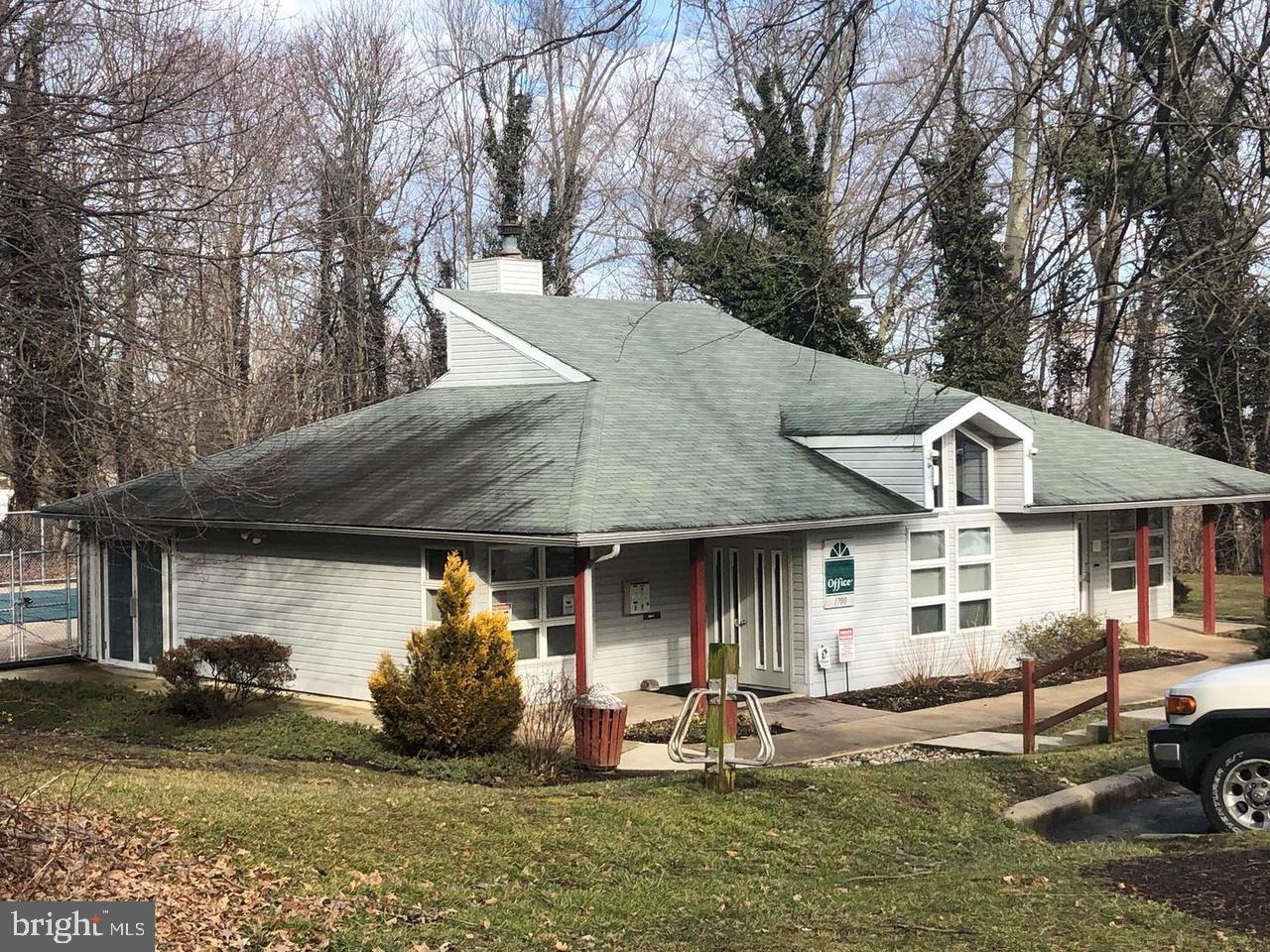 1414 GOVERNOR HOUSE CIRCLE 164