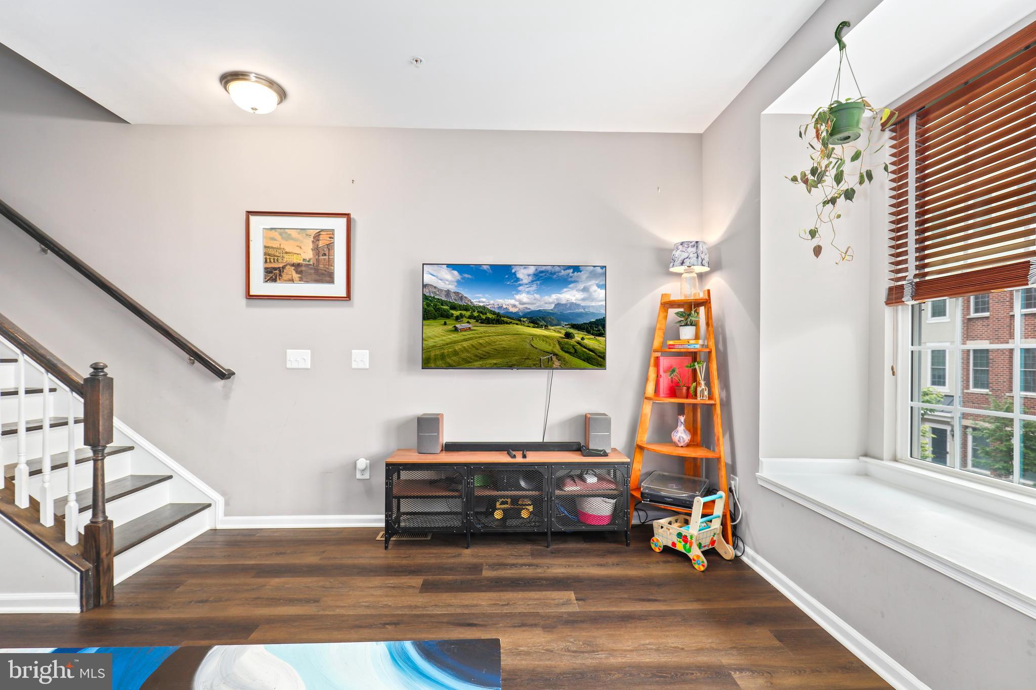 CRESCENT PLACE - Residential