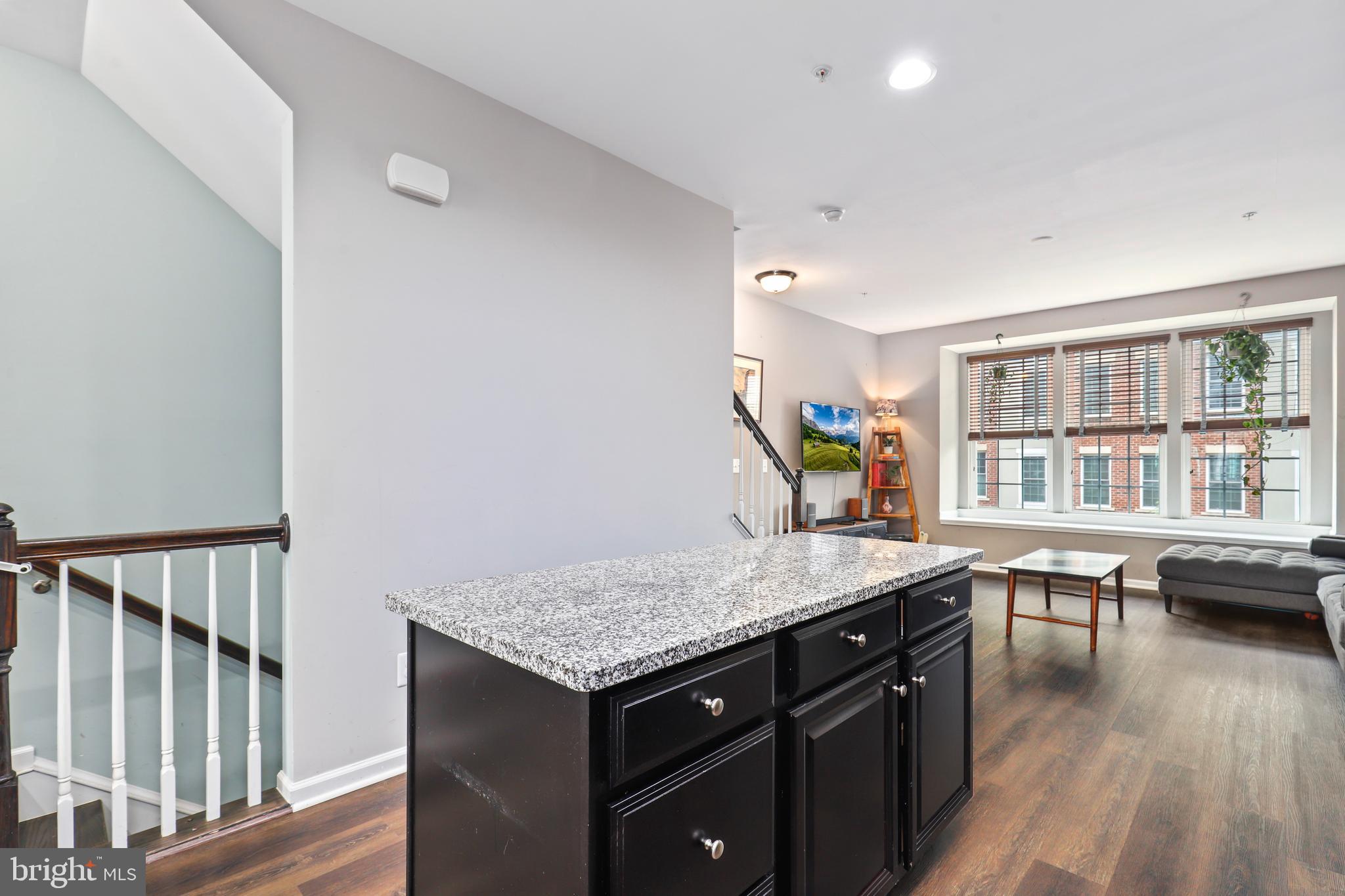 CRESCENT PLACE - Residential