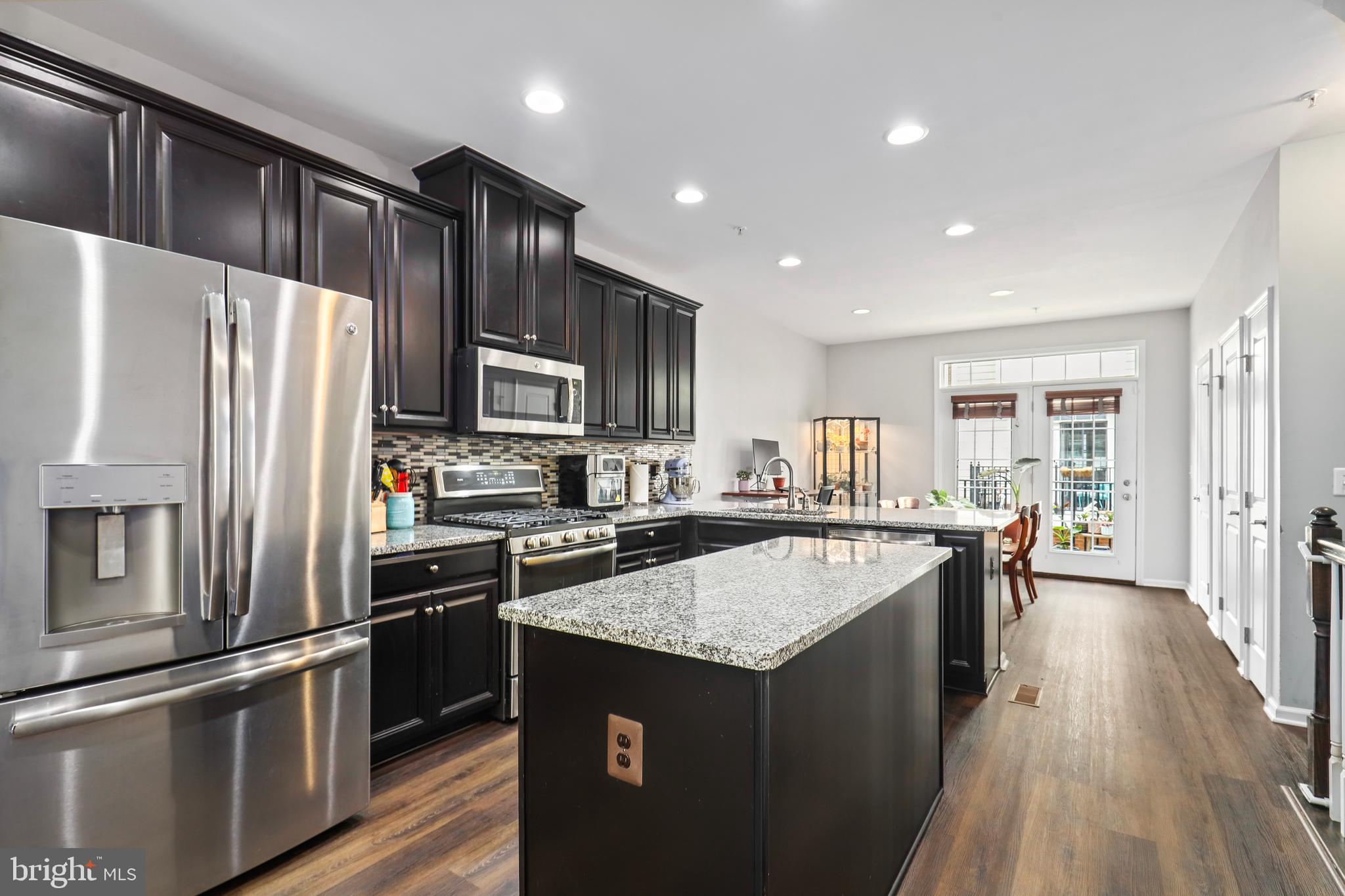 CRESCENT PLACE - Residential