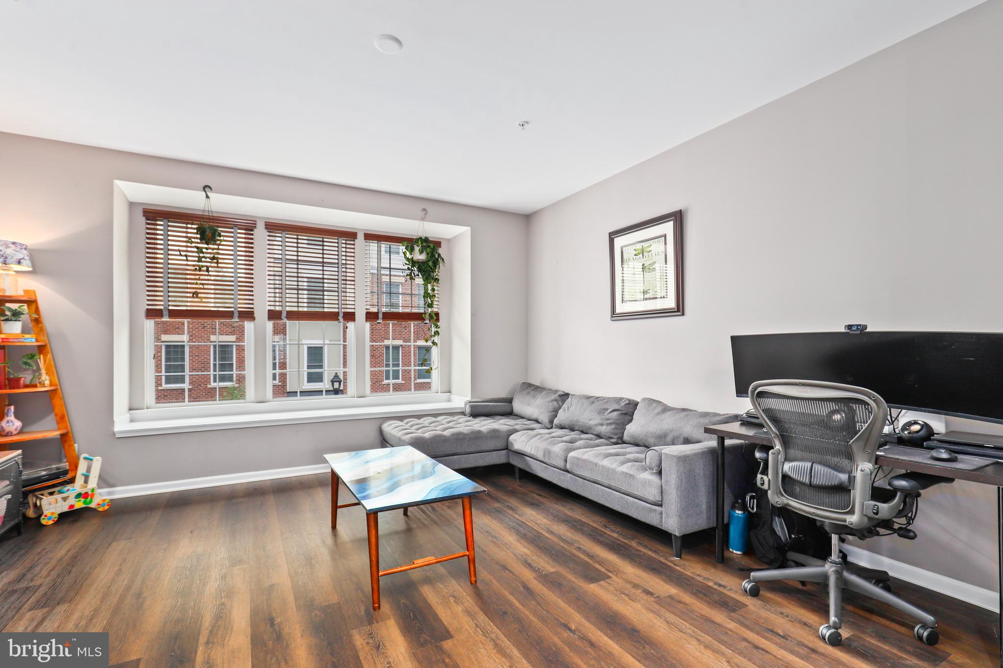 CRESCENT PLACE - Residential