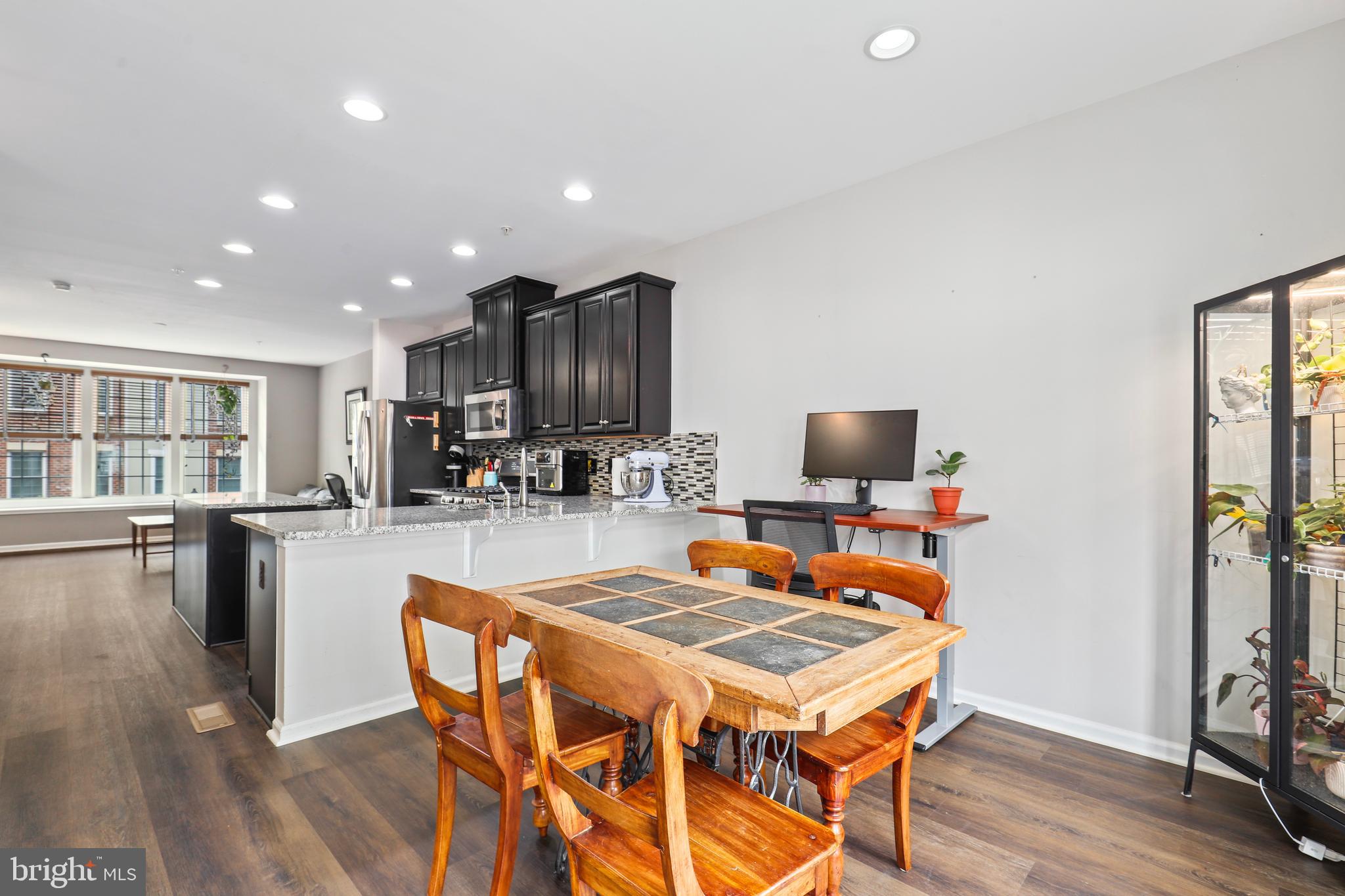 CRESCENT PLACE - Residential