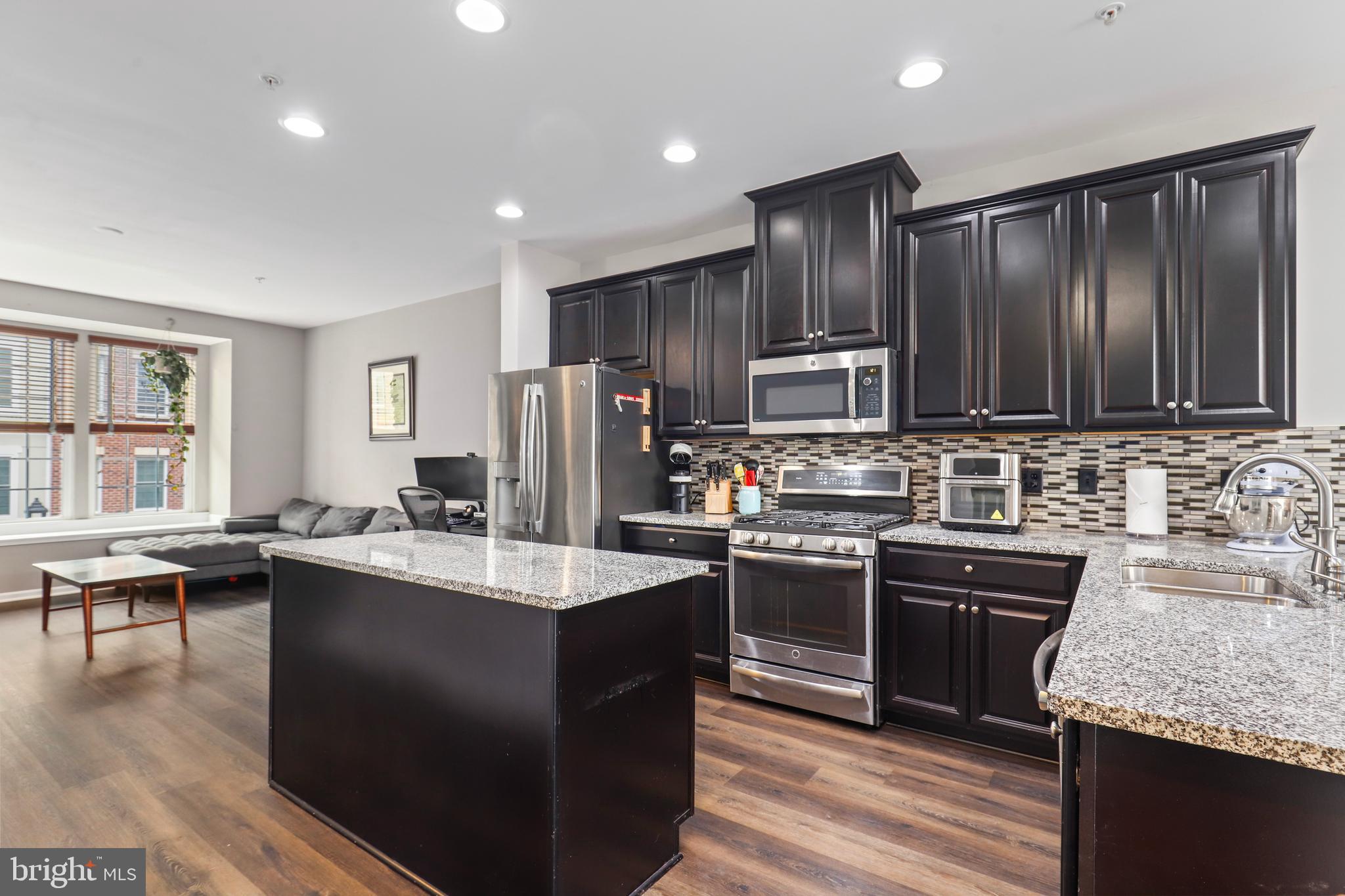 CRESCENT PLACE - Residential