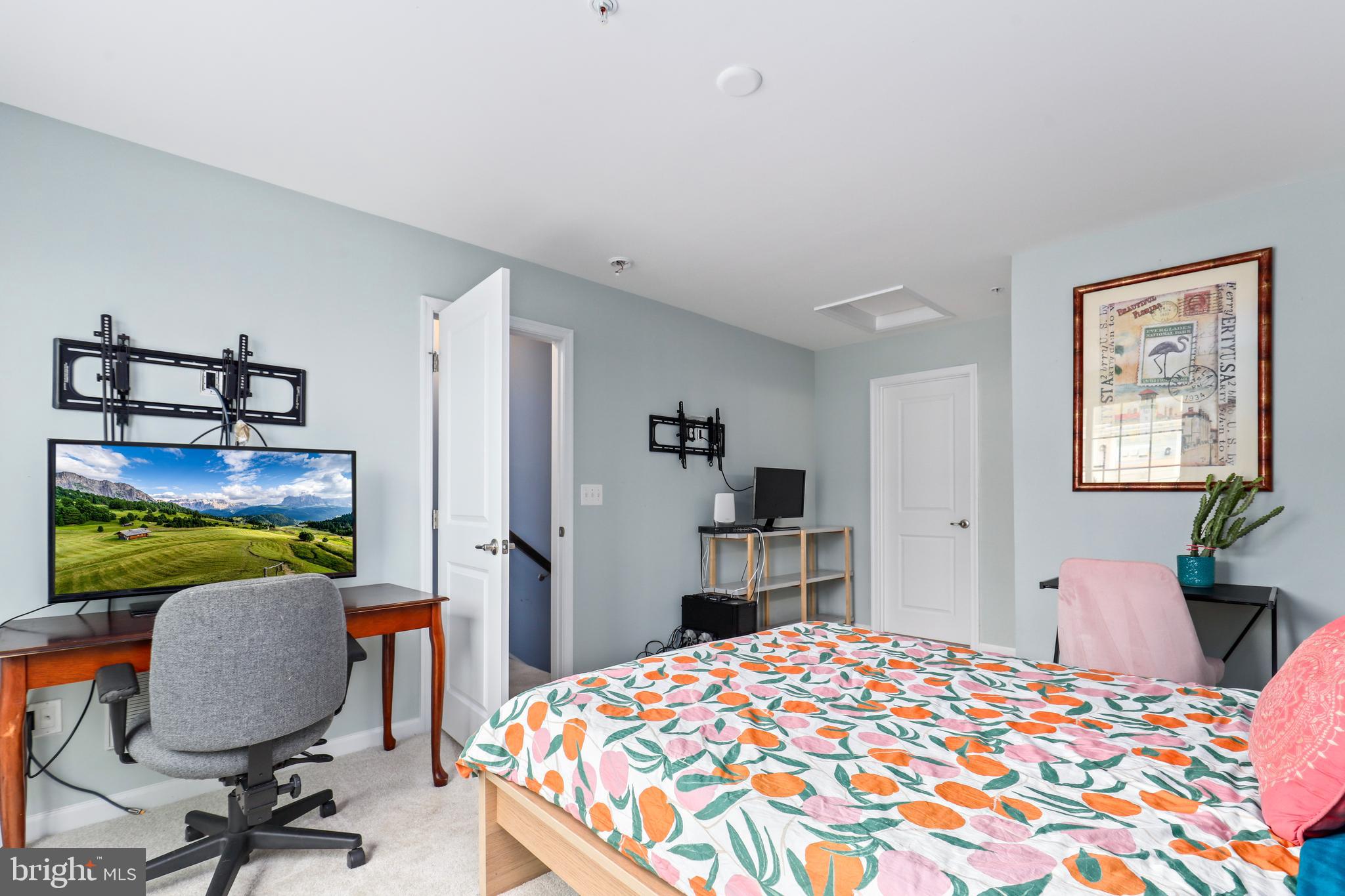 CRESCENT PLACE - Residential