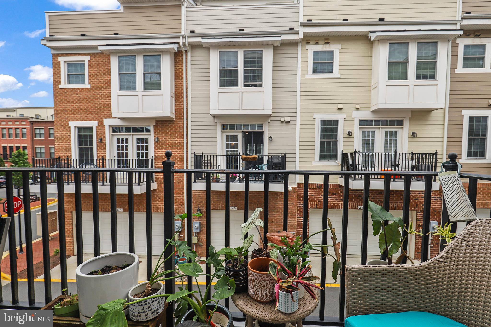 CRESCENT PLACE - Residential