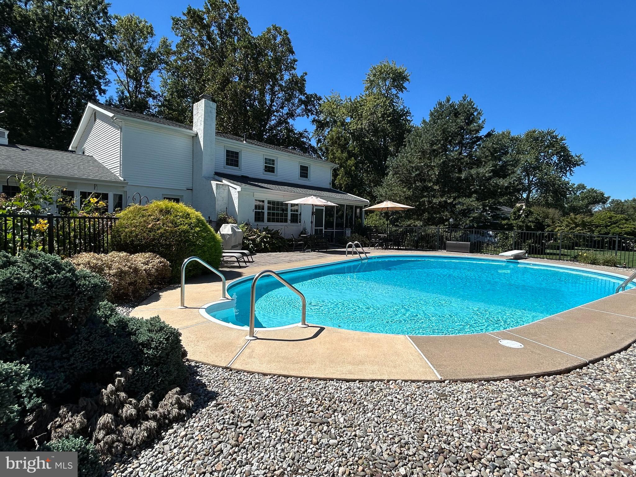 PINE VLY ESTS - Residential