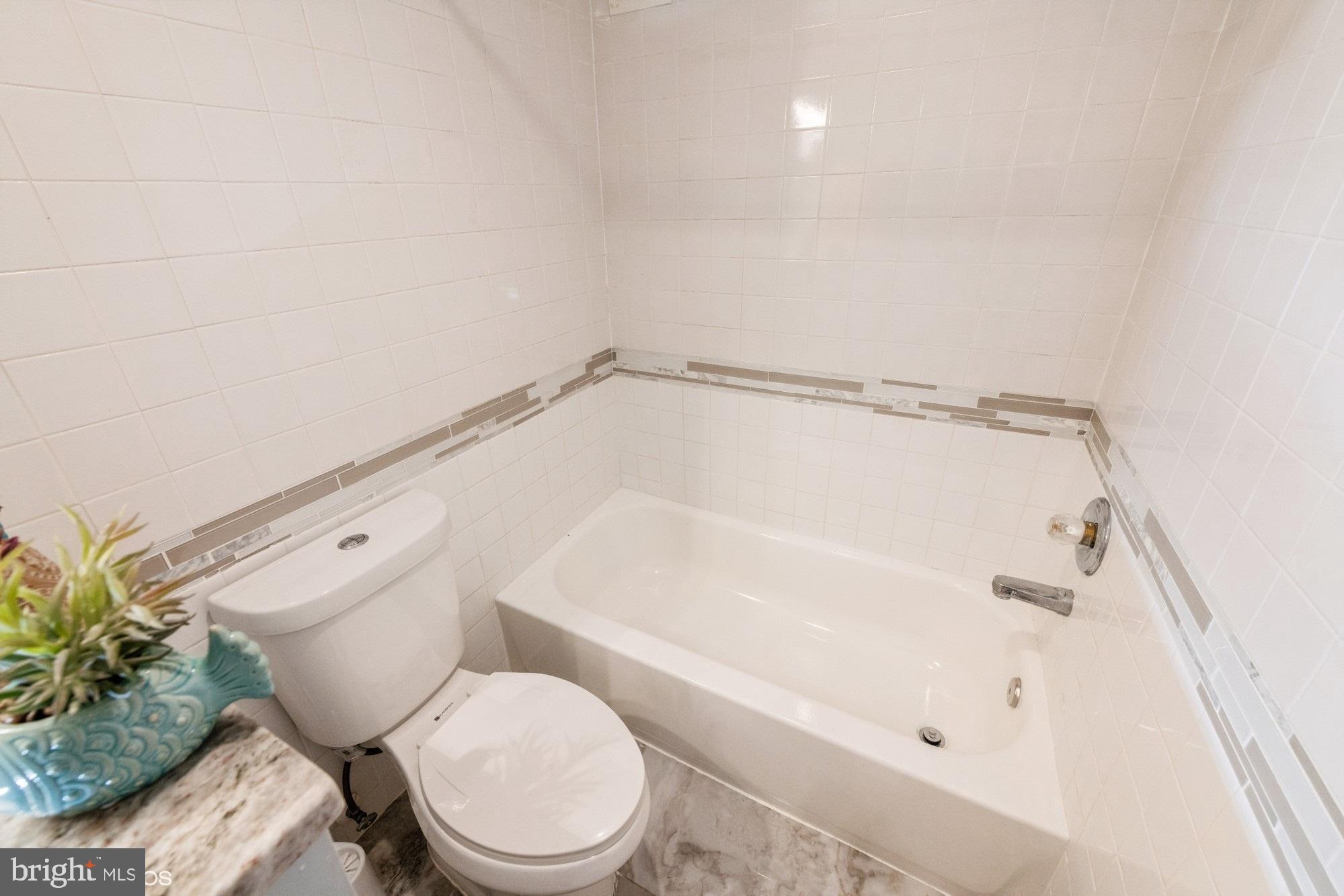 LORCOM HOUSE - Residential