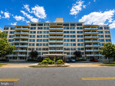 Photo for 1301 S ARLINGTON RIDGE ROAD S 508