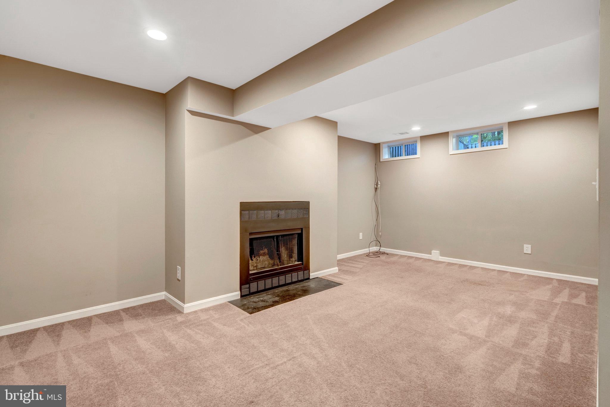 WOODLYNNE COMMUNITY - Residential