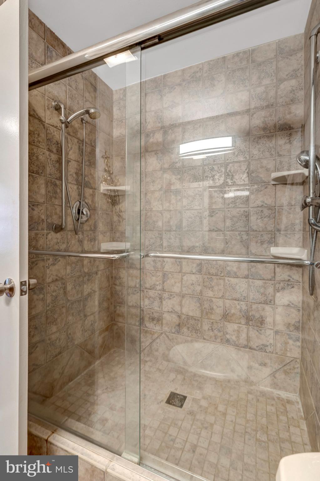 WOODLYNNE COMMUNITY - Residential