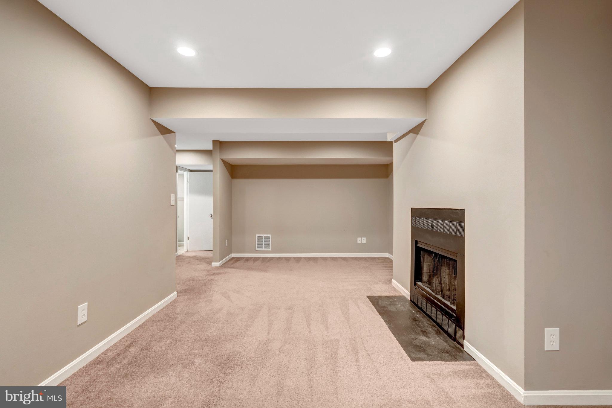 WOODLYNNE COMMUNITY - Residential