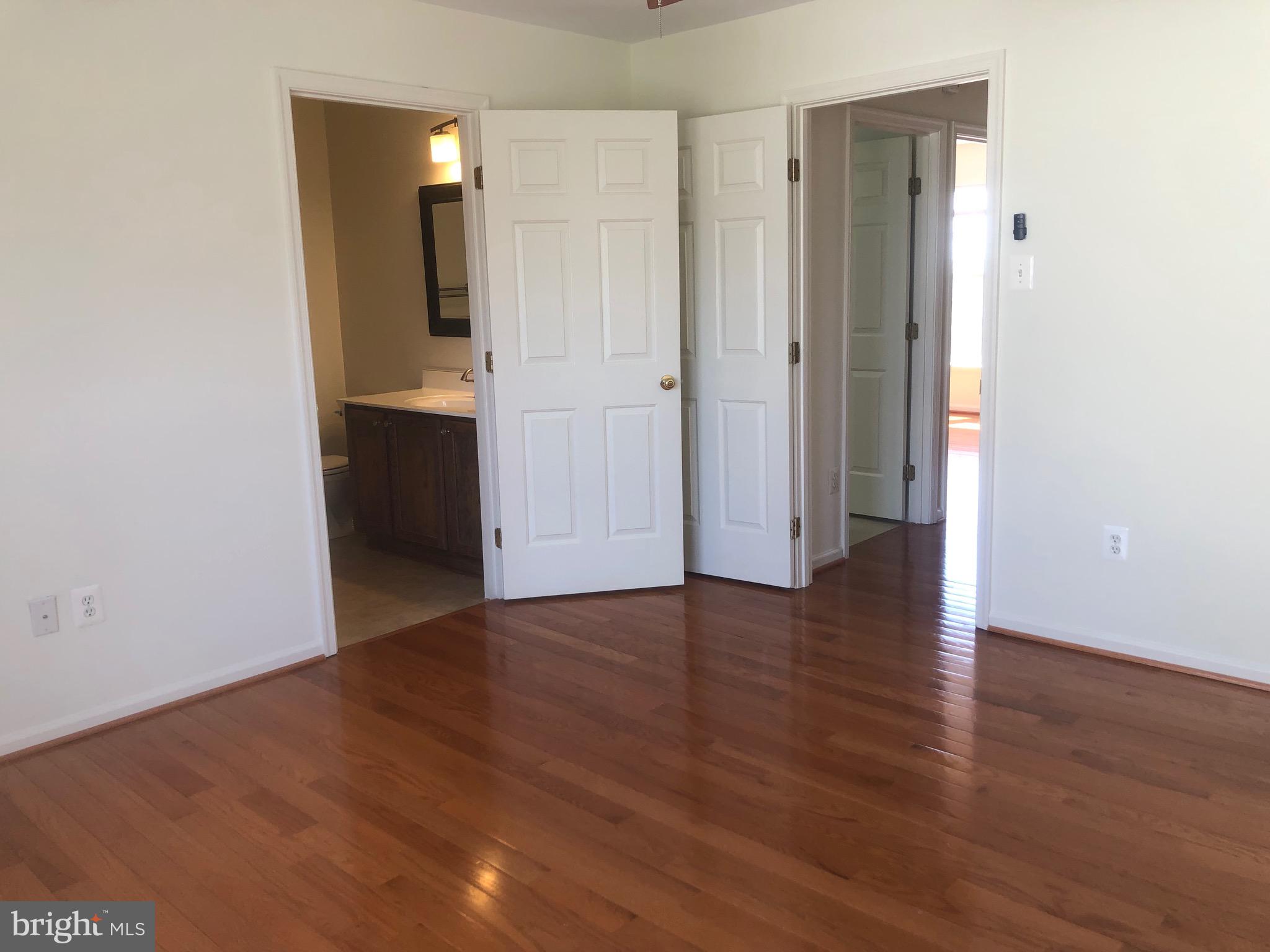 VILLAGE TOWNS - Residential Lease