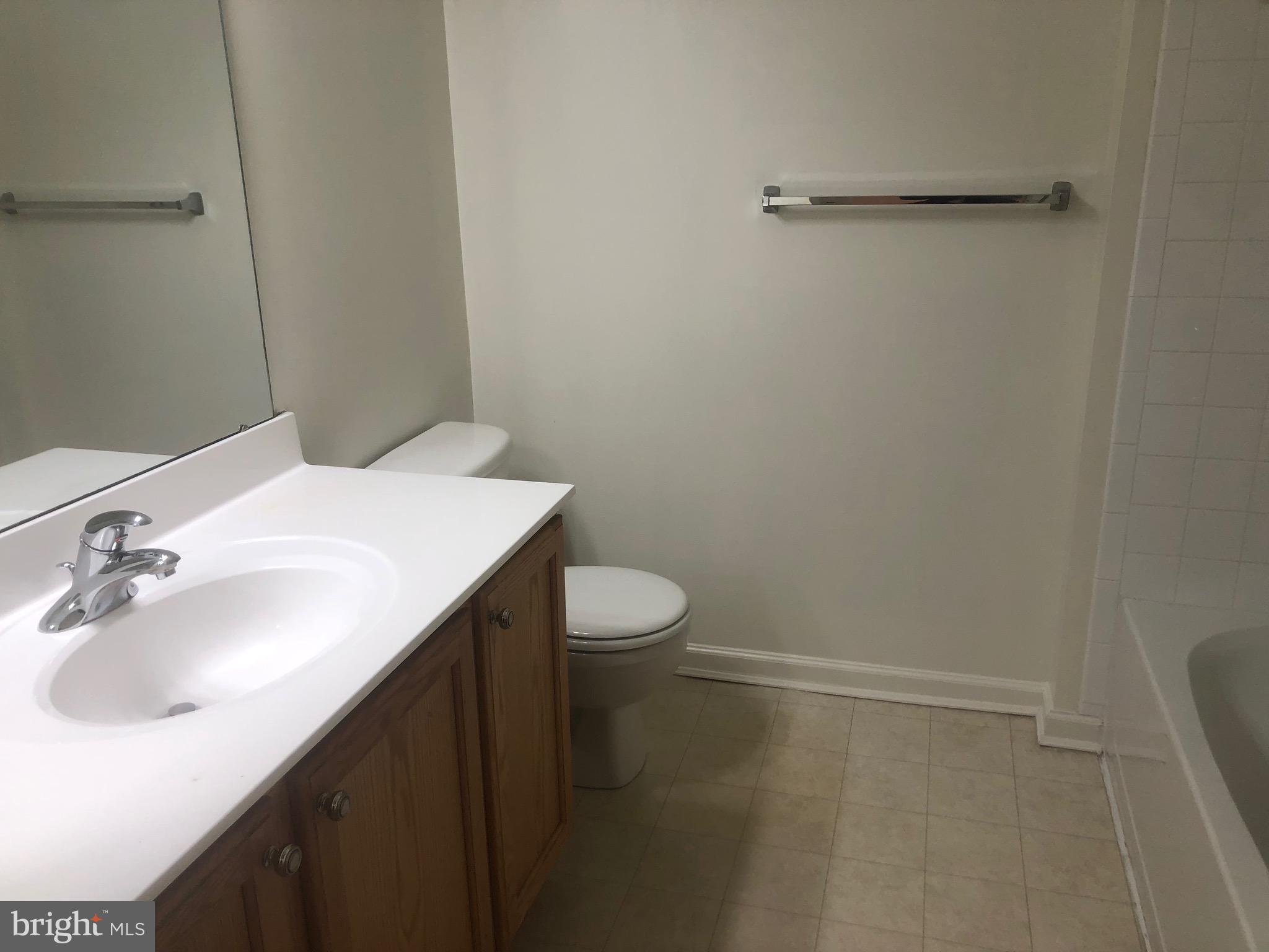 VILLAGE TOWNS - Residential Lease