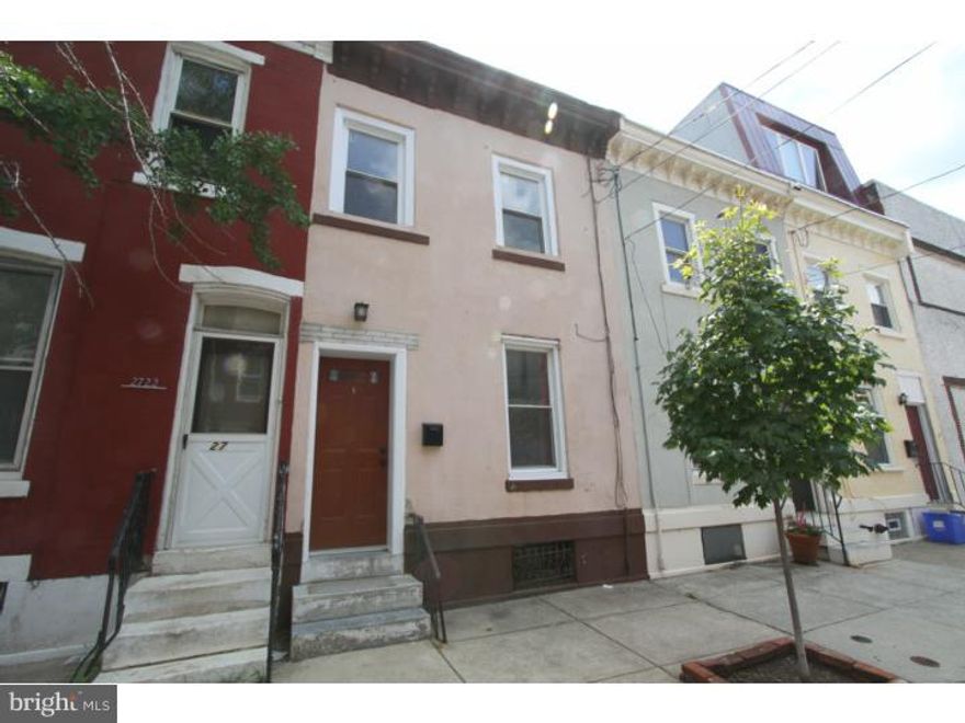 Absolutely beautiful 2 bedroom 1.5 bath home with hardwood floors throughout in the Art Museum Area. Enter in to an open layout with hardwood floors, exposed brick, open staircase and a magnificent kitchen. All appliances are stainless with a granite counter and handsome cabinetry. There is a rear laundry room on the 1st floor and a powder room. There is a rear patio with use of a large grassy area that the tenant can enjoy. The 2nd floor has 2 bright bedrooms with a shared bath. Bath is update with a claw foot tub/shower combination. Gas heat and cooking. Pets allowed. Parking spot is behind the yard. Tenant is responsible for all utilities, maintenance of the yard, and snow removal. We welcome your visit.