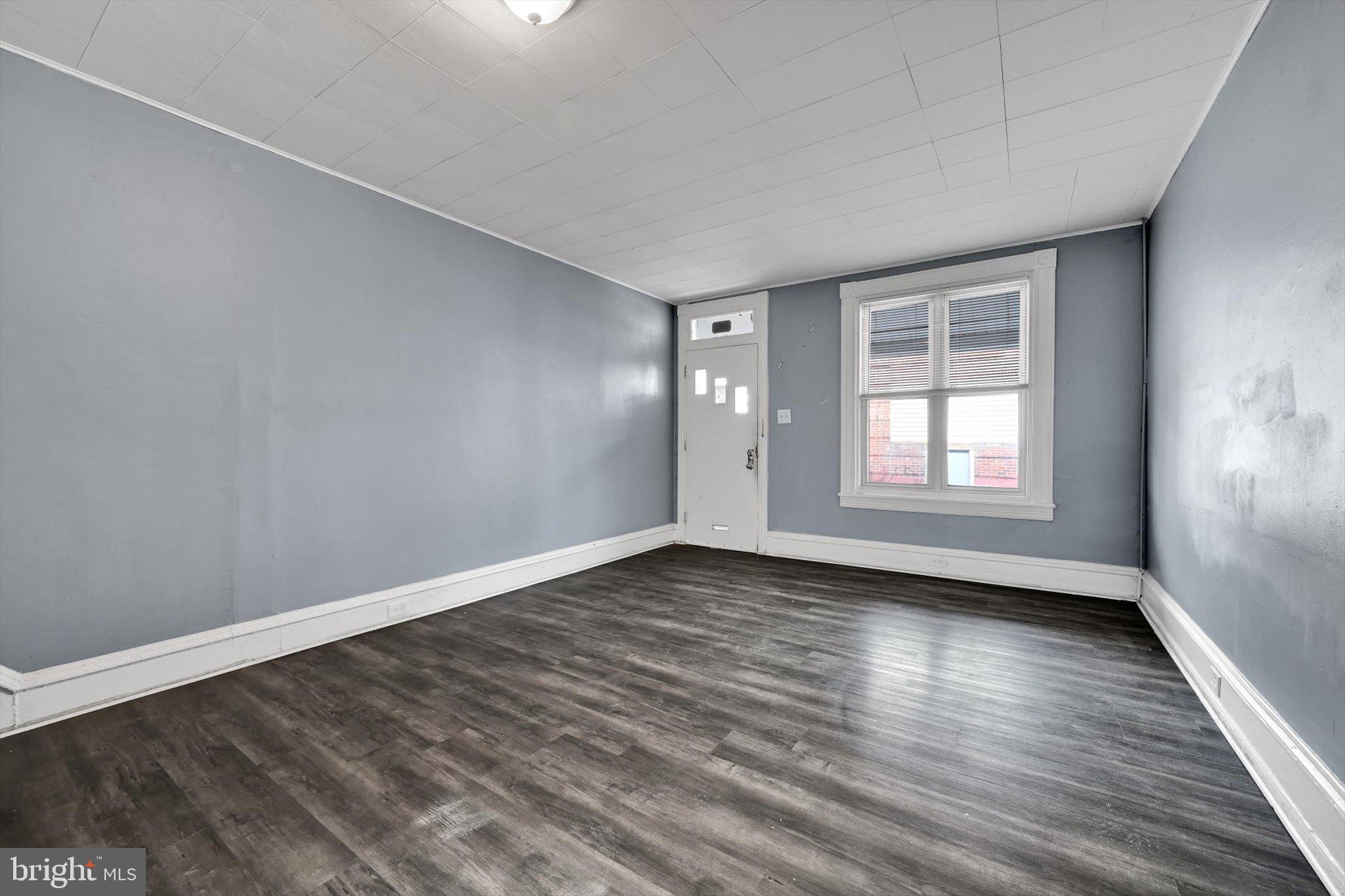 1634 MUHLENBERG STREET