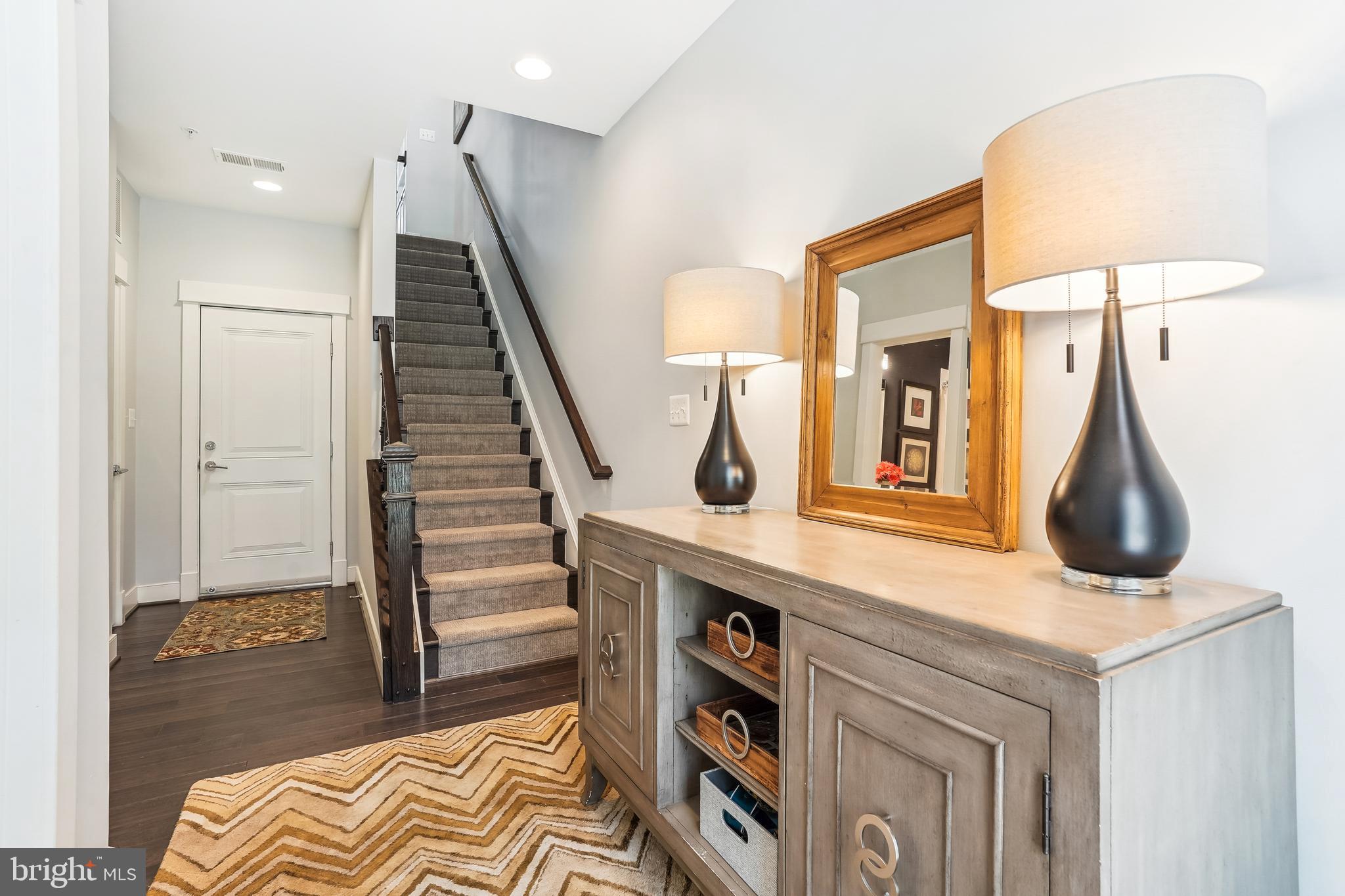 415 BICKSLER SQUARE SE