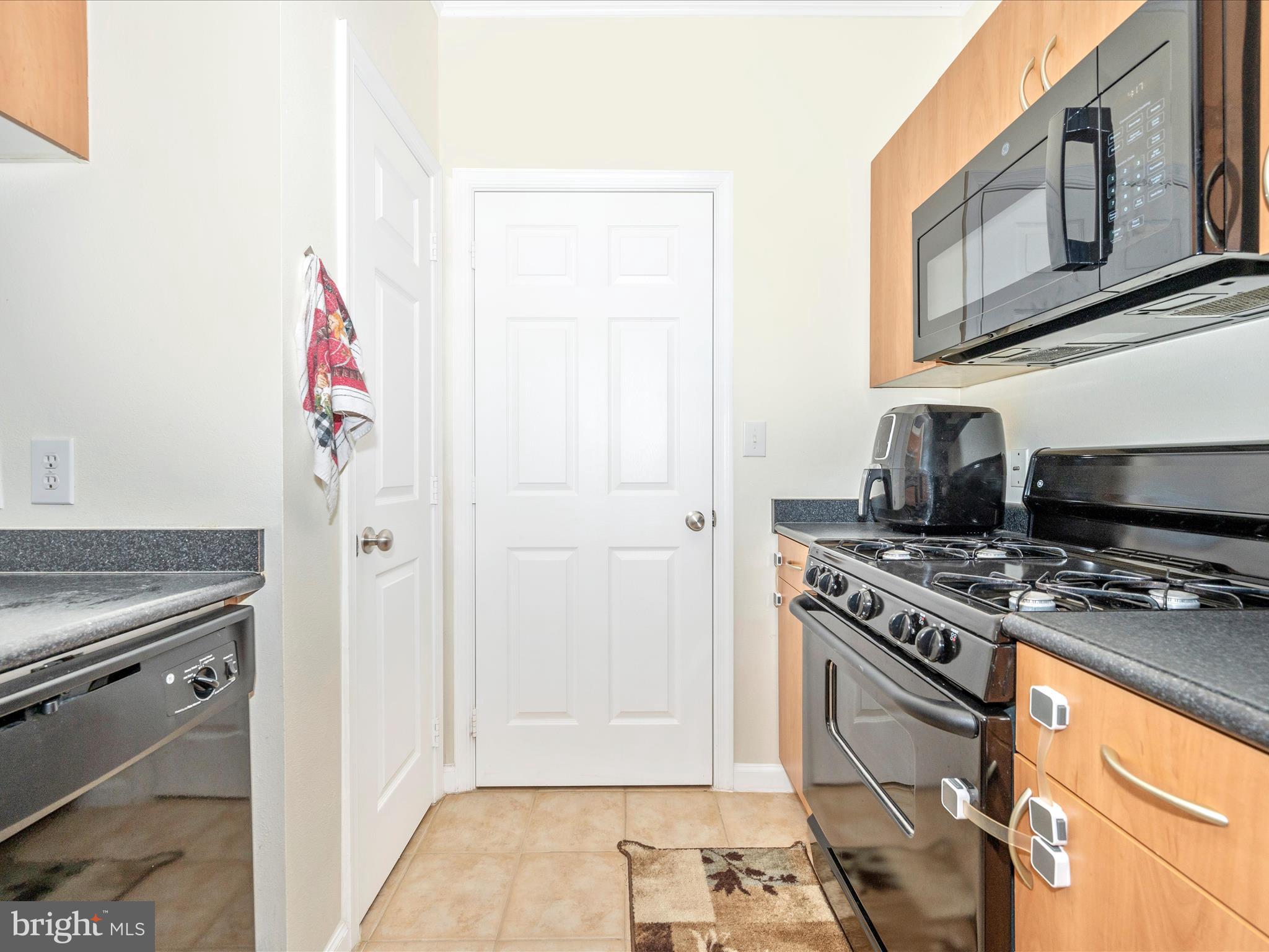 ASHMORE AT GERMANOWN COMMUNITY - Residential