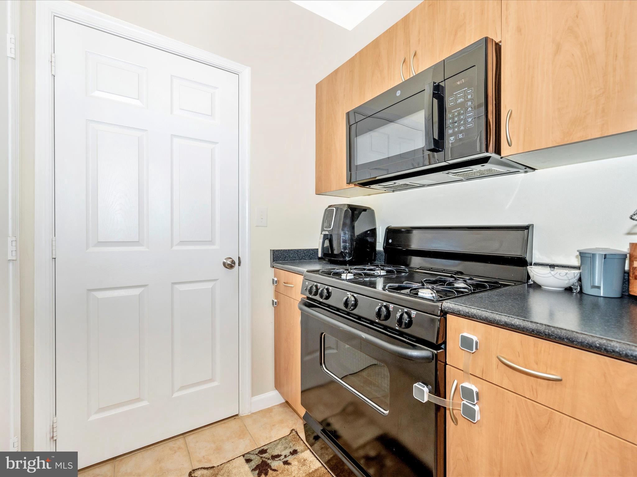 ASHMORE AT GERMANOWN COMMUNITY - Residential