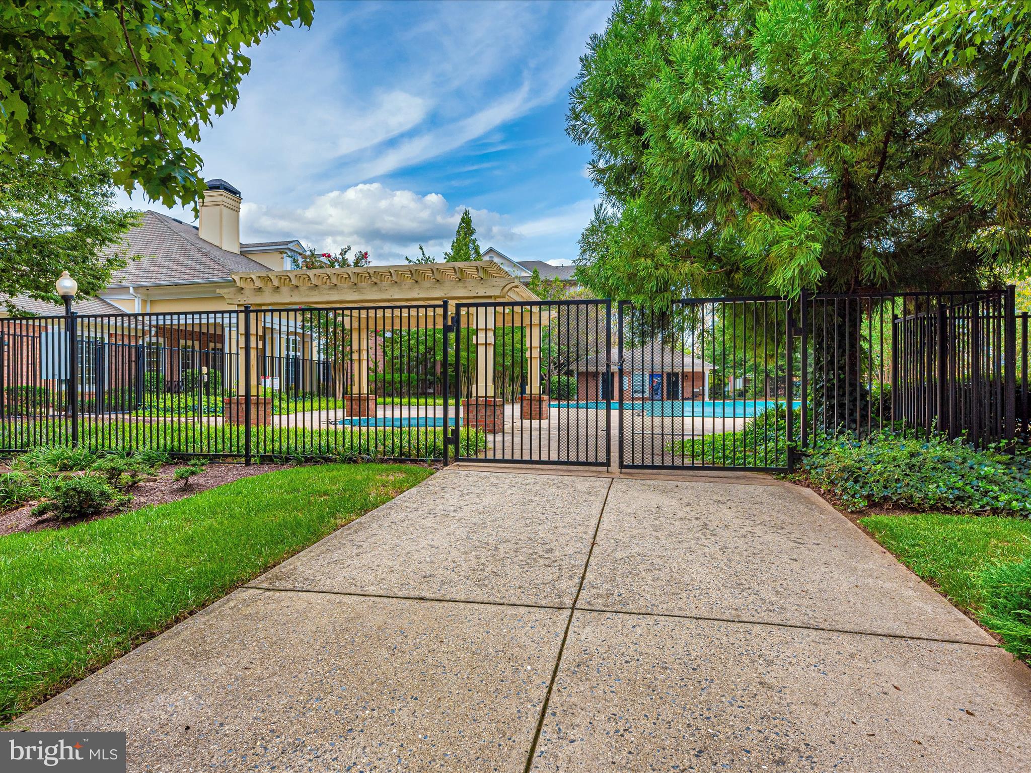 ASHMORE AT GERMANOWN COMMUNITY - Residential