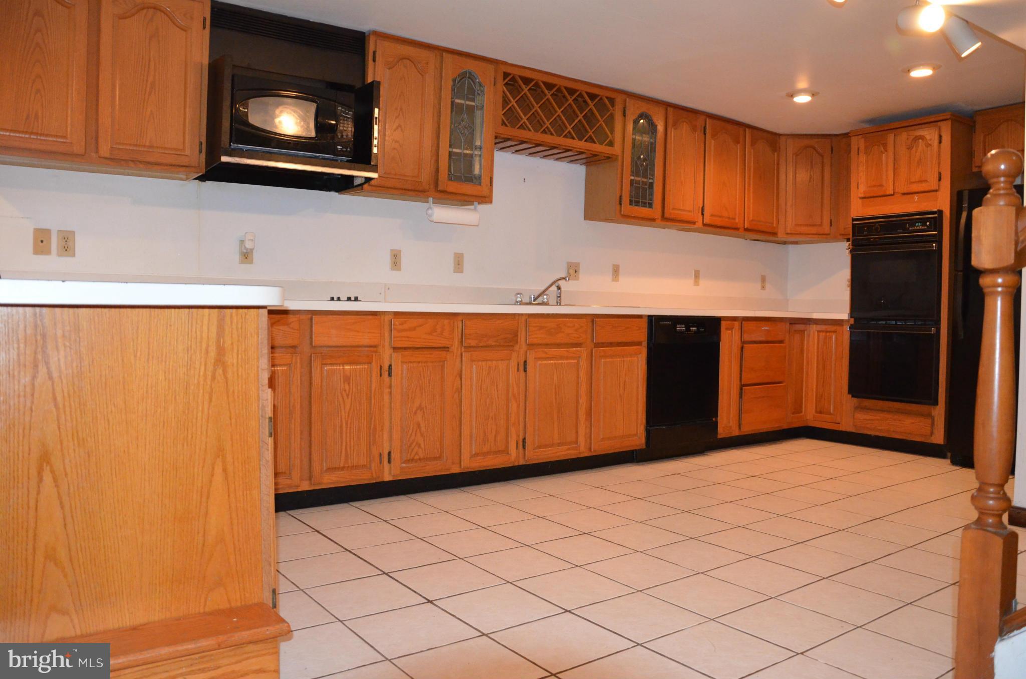 COLLEGE HEIGHTS - Residential Lease