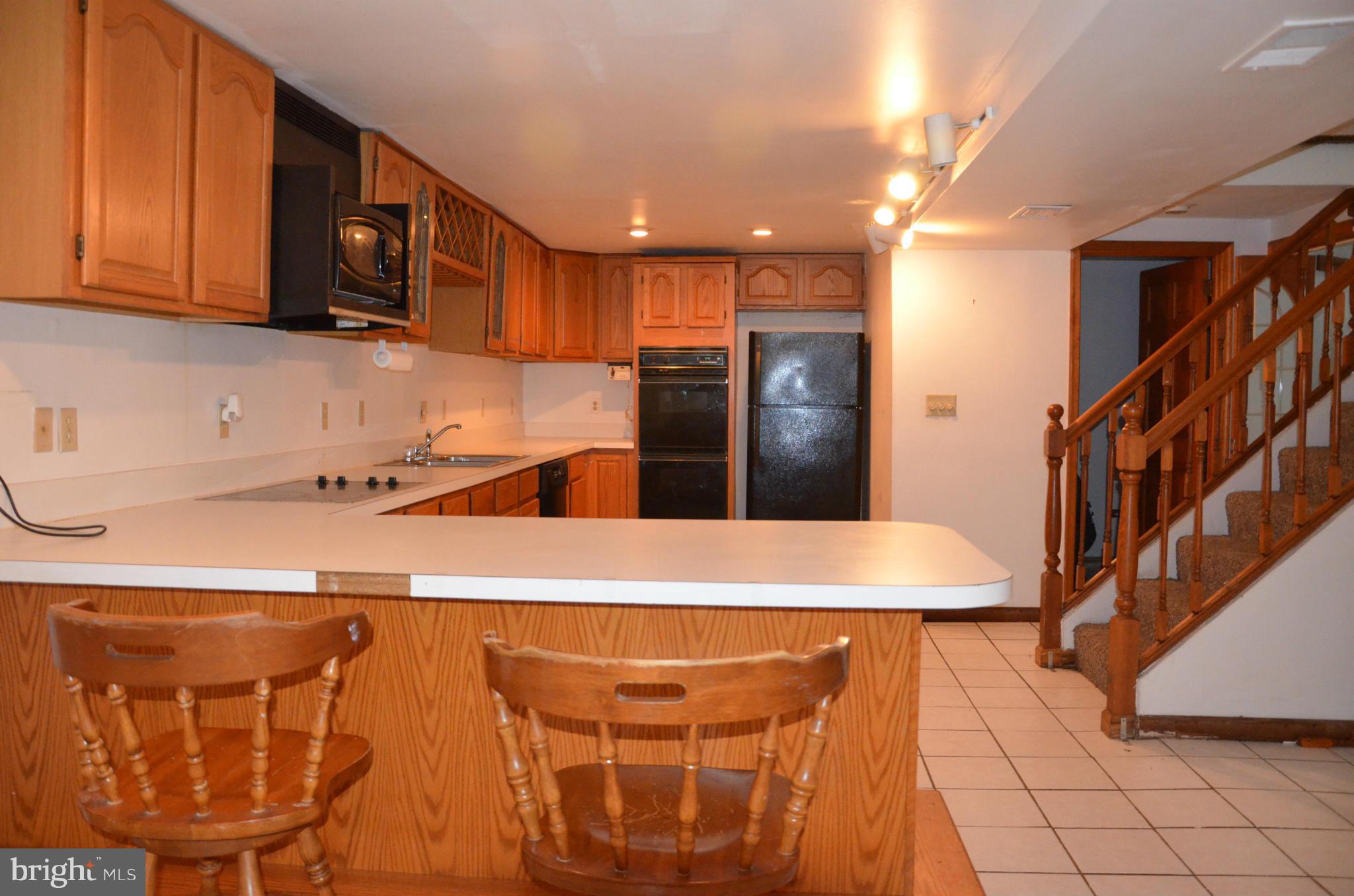 COLLEGE HEIGHTS - Residential Lease