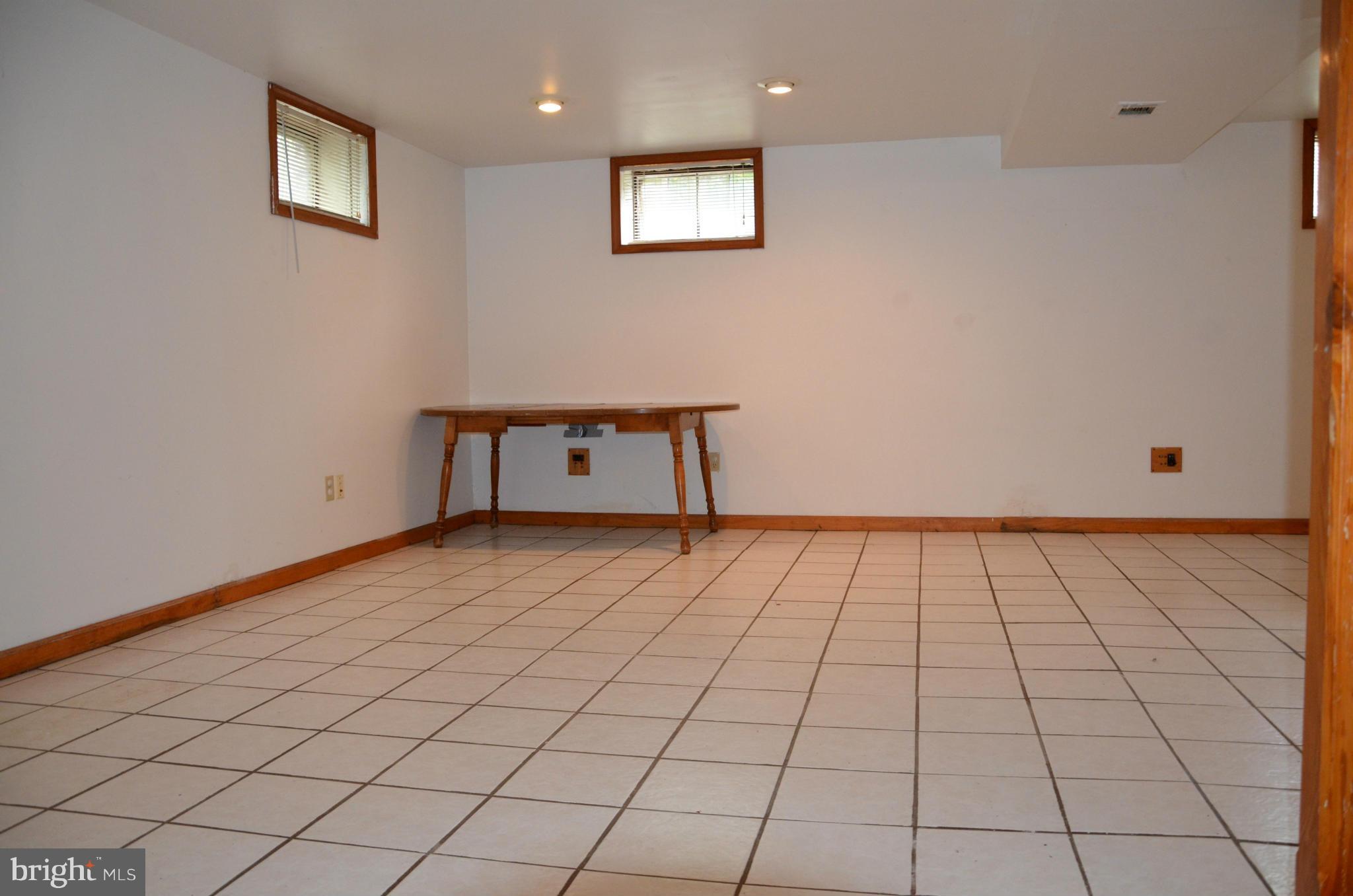 COLLEGE HEIGHTS - Residential Lease