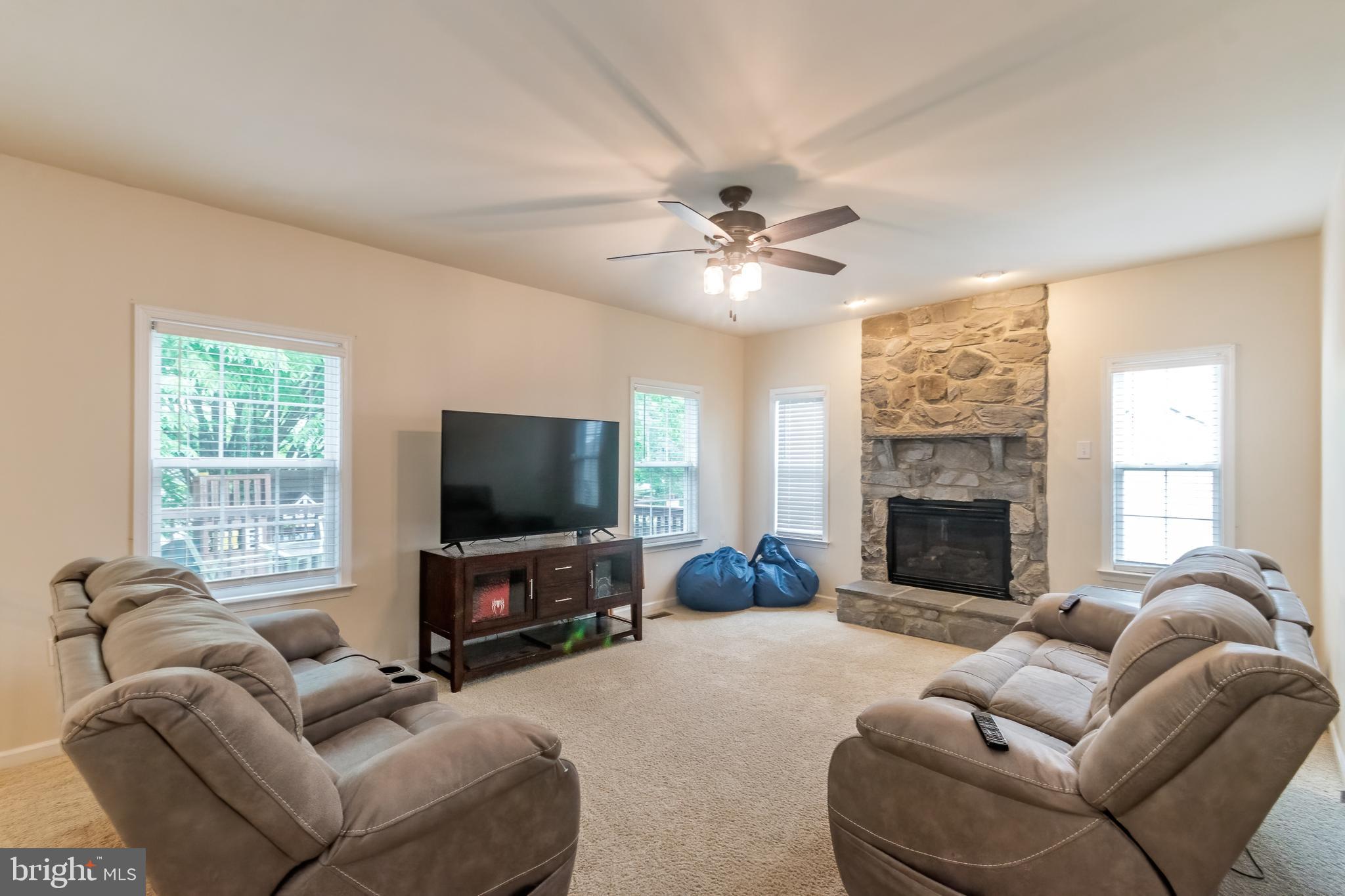 LAUREL RIDGE - Residential