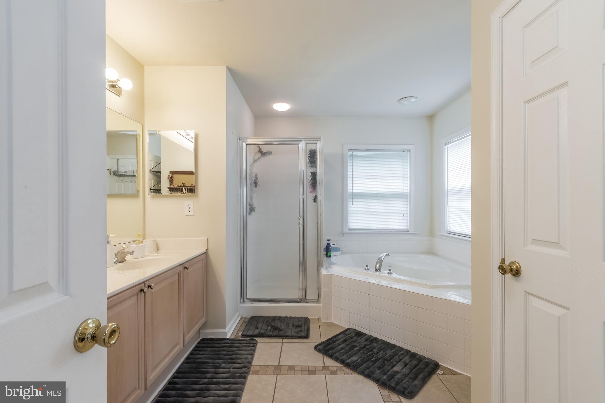 LAUREL RIDGE - Residential