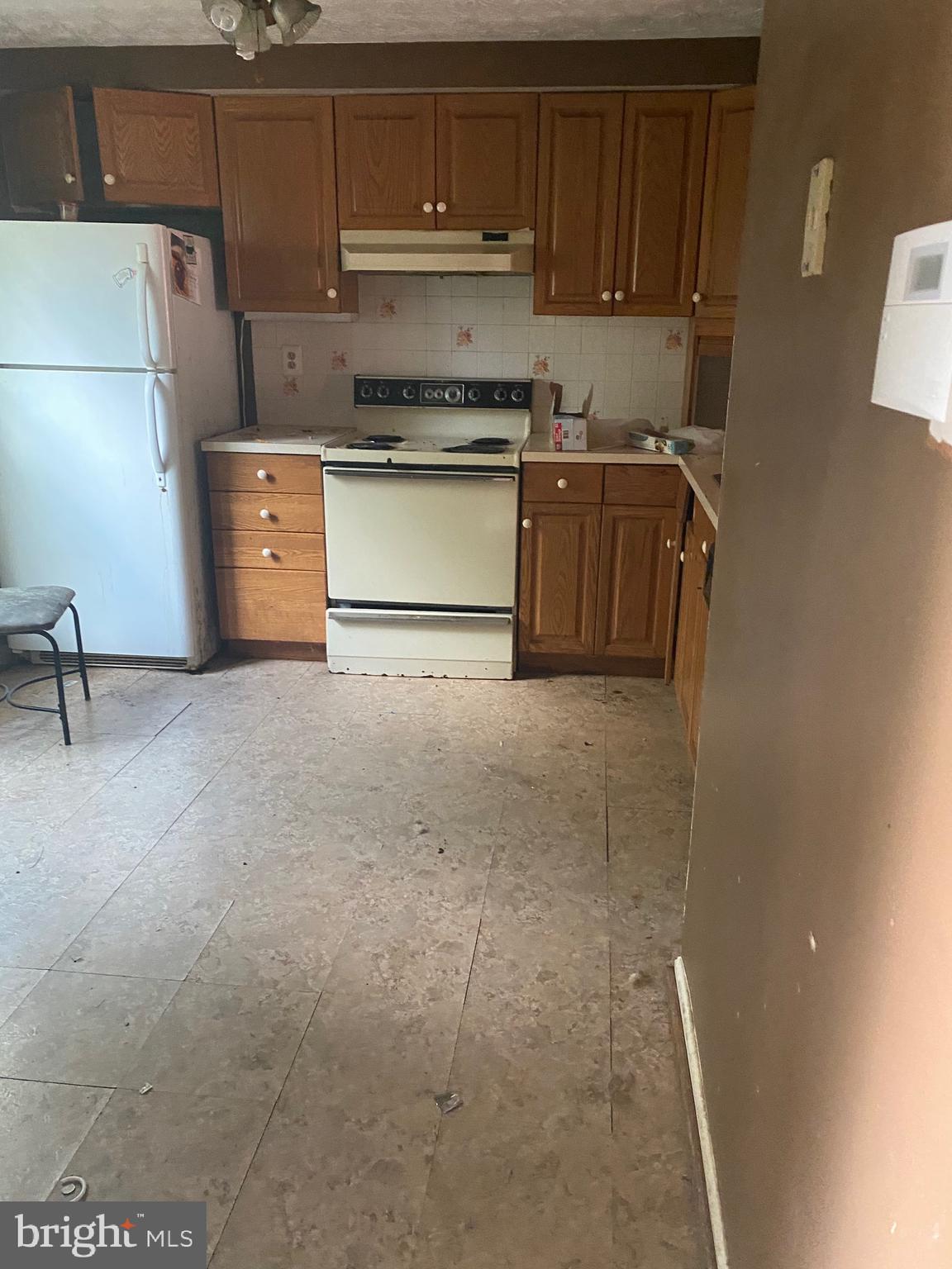 OAK POND TOWNHOU - Residential