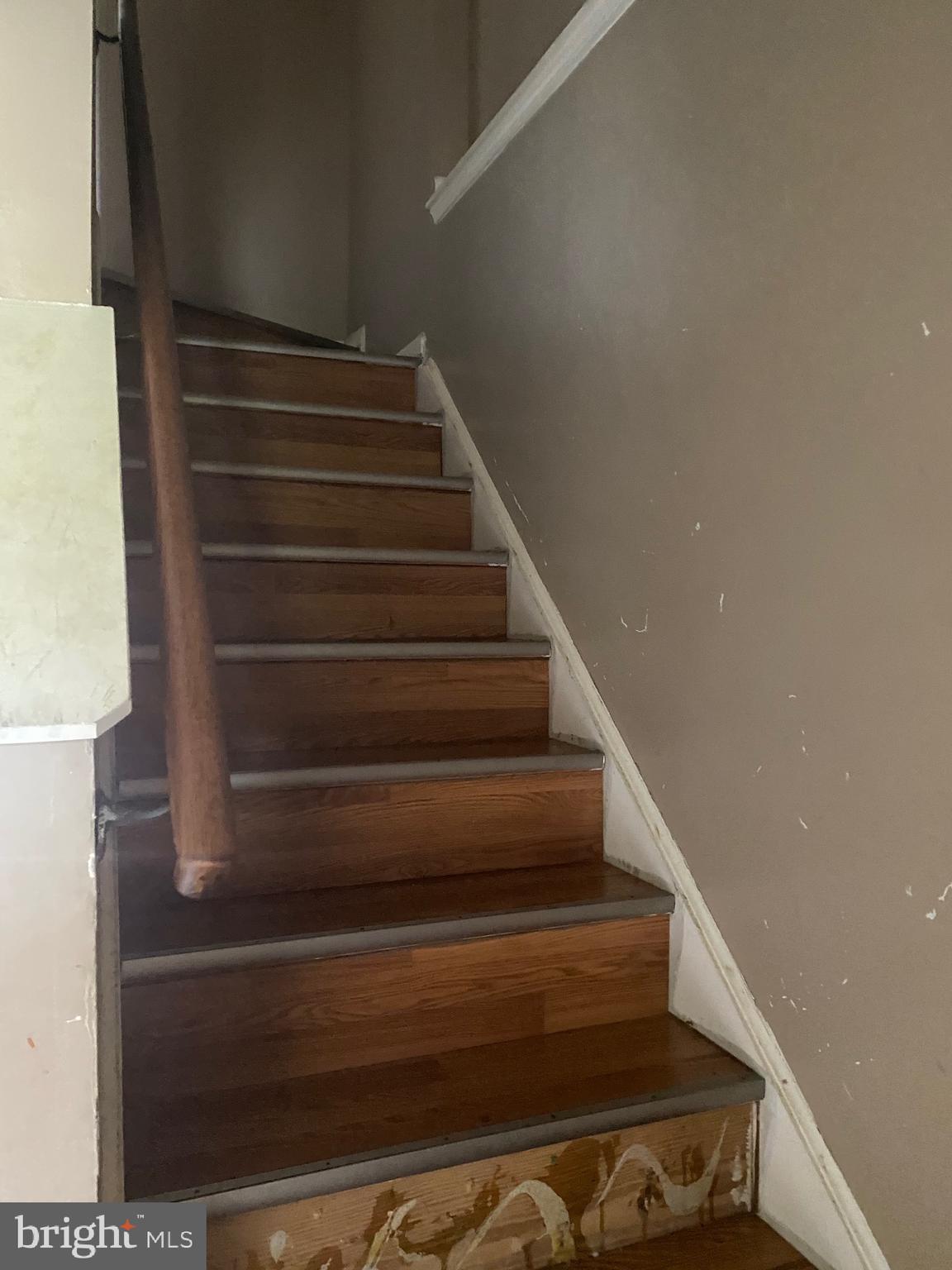 OAK POND TOWNHOU - Residential