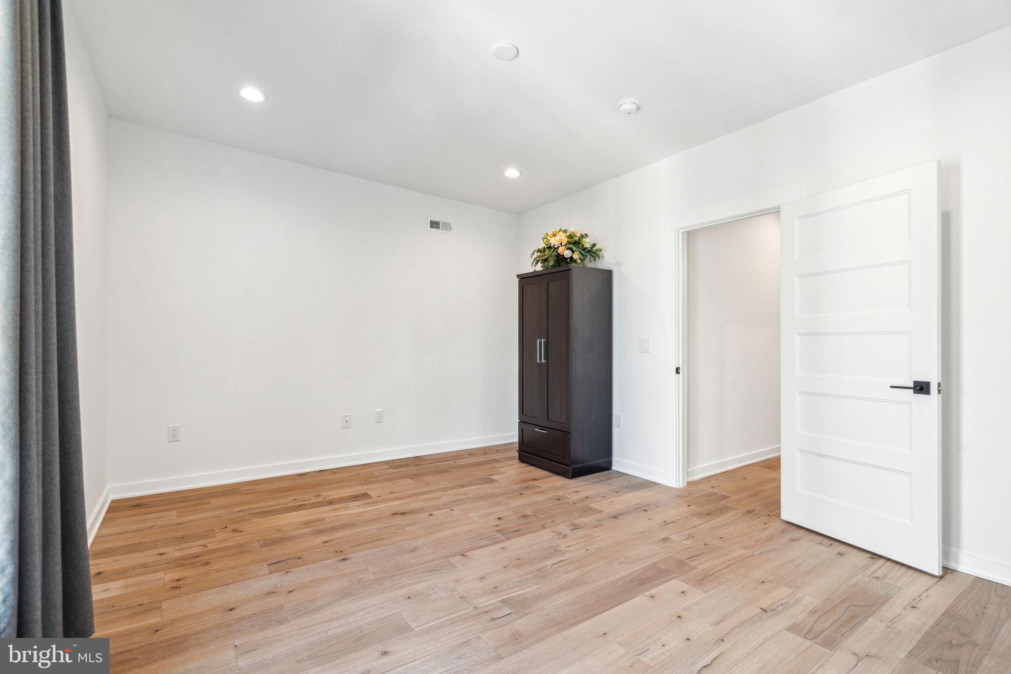 NORRIS SQUARE - Residential