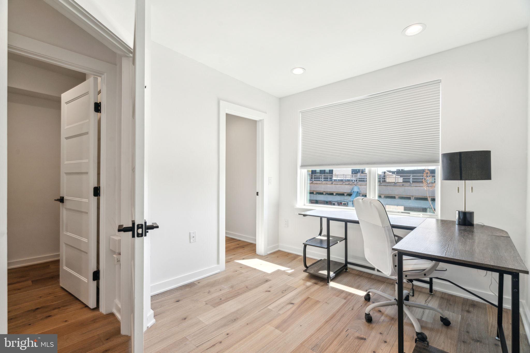 NORRIS SQUARE - Residential