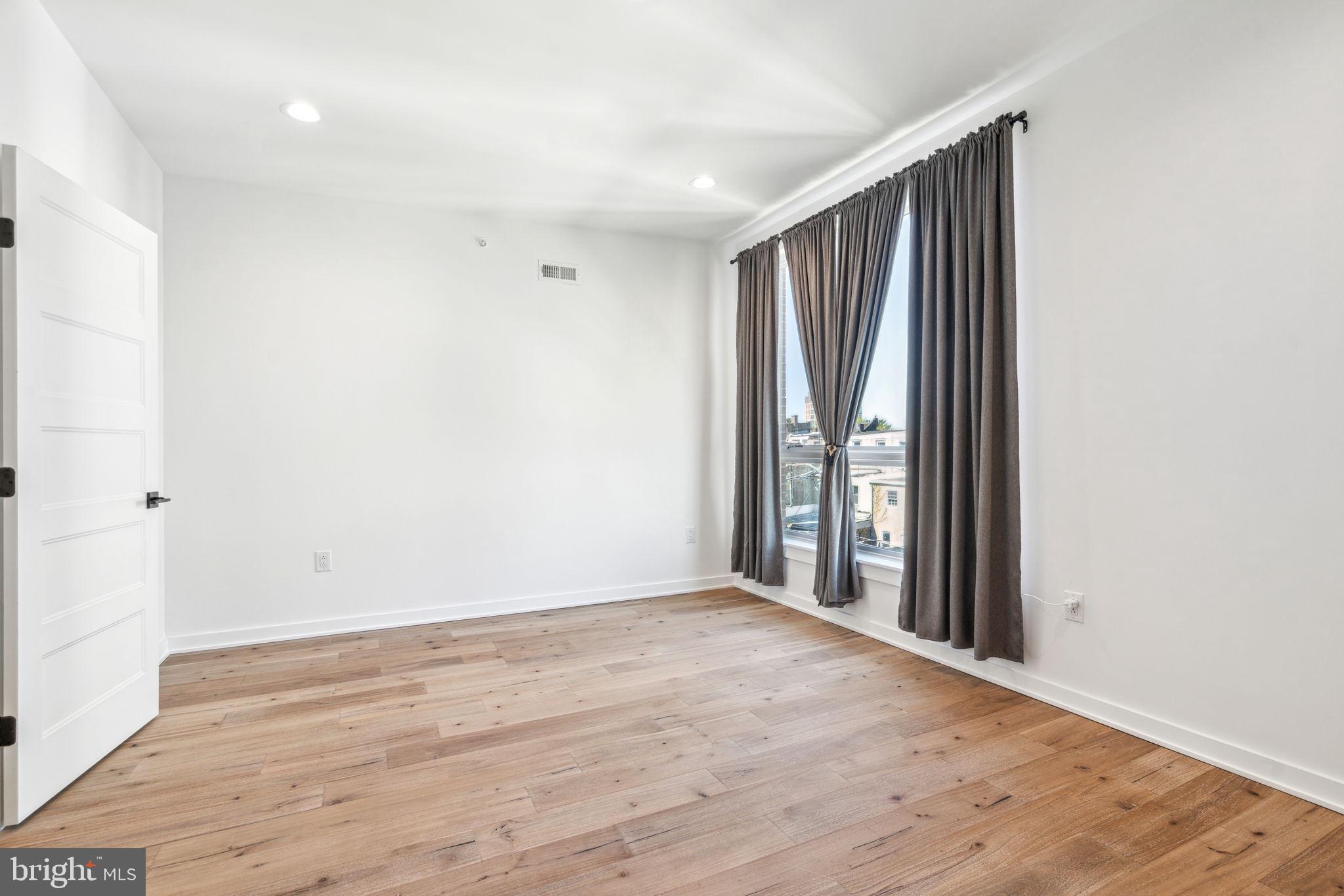 NORRIS SQUARE - Residential