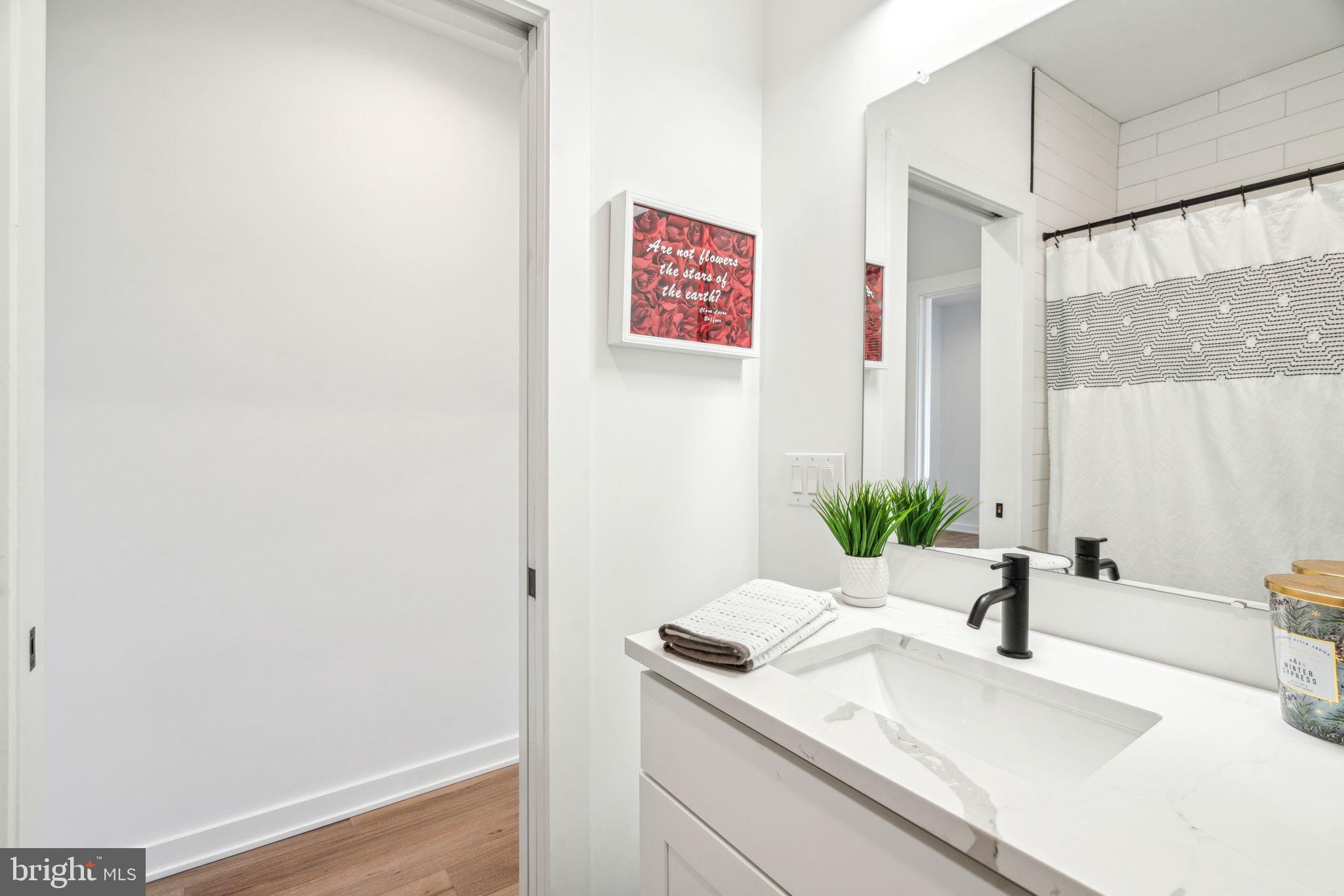 NORRIS SQUARE - Residential