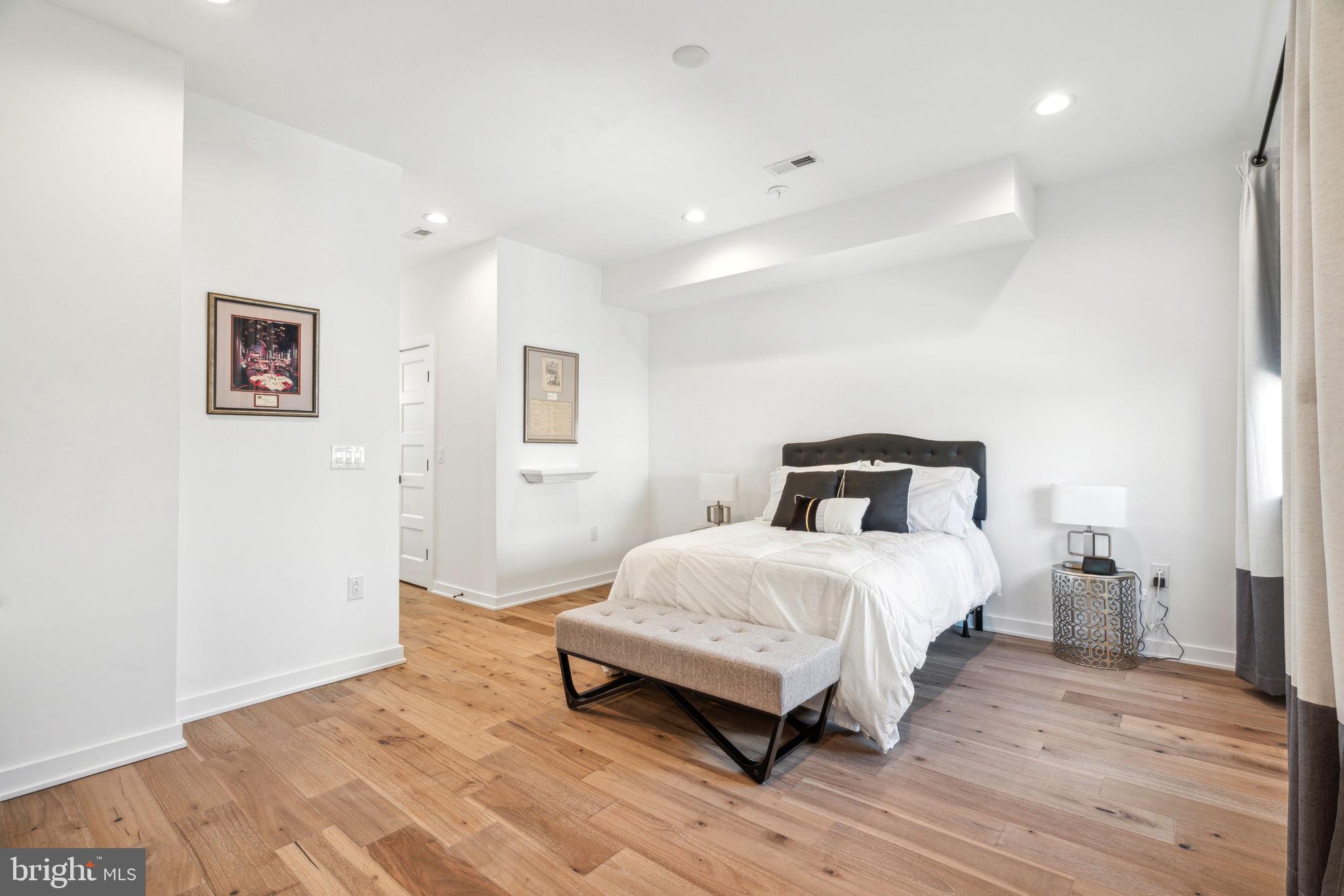 NORRIS SQUARE - Residential